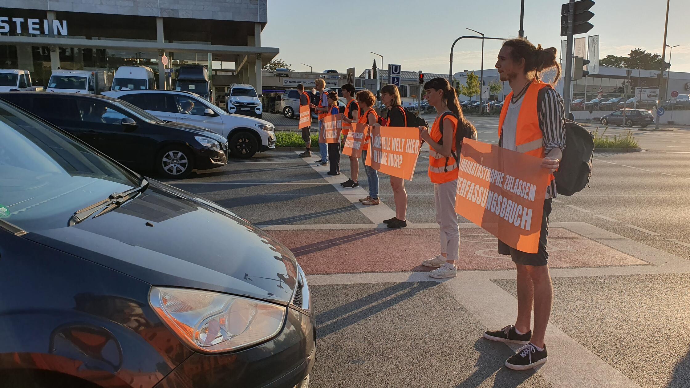 Prozess um Stra&szlig;enblockaden in F&uuml;rth: Klimaaktivisten entsetzt &uuml;ber Urteil