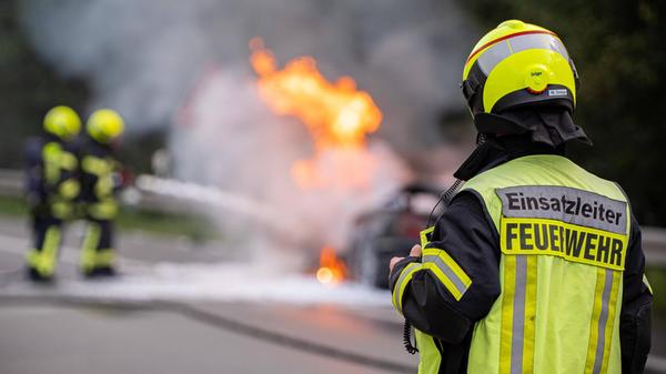 News Bilder des Tages Explosiv: Mercedes SL mit Ga