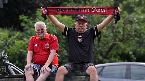Zum Trainingsauftakt wurde die Mannschaft von rund 80 Club-Fans begrüßt.
