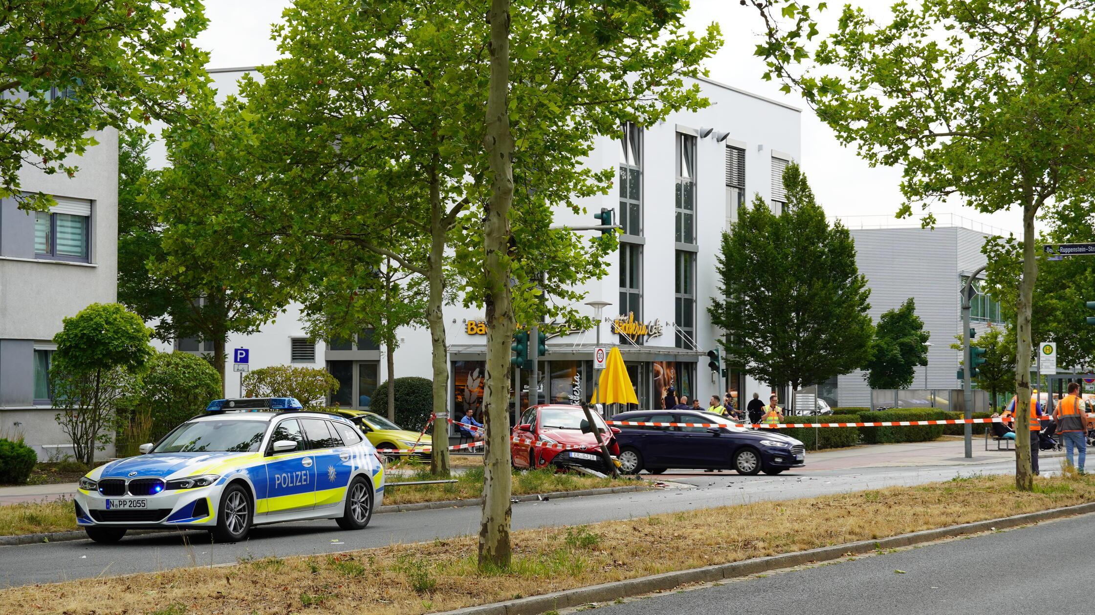 Erlangen: Schwerer Unfall mit Verletzten im R&ouml;thelheimpark