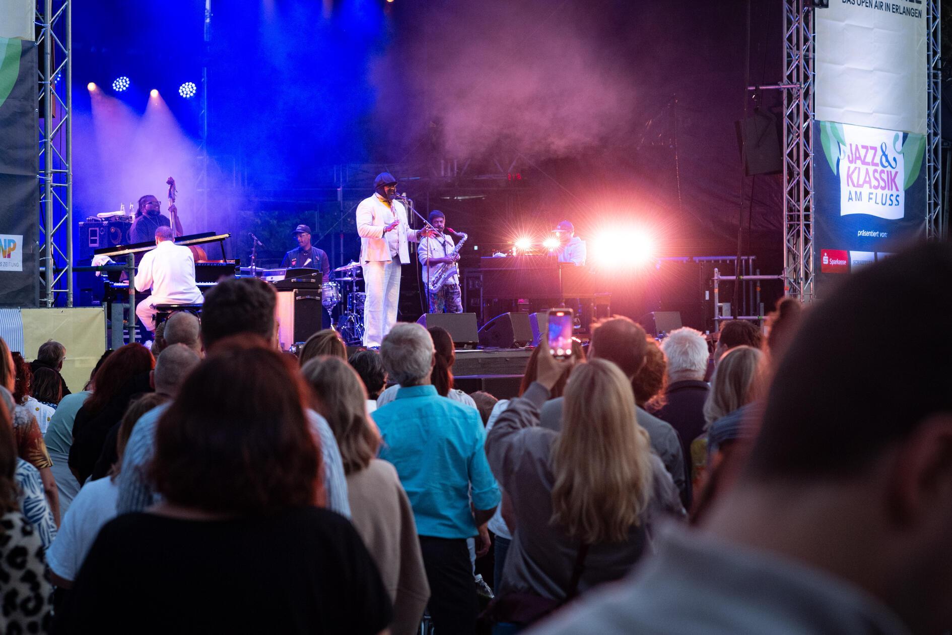 US-Star bei Jazz am Fluss: Impressionen aus Erlangen vom Konzert mit Gregory Porter