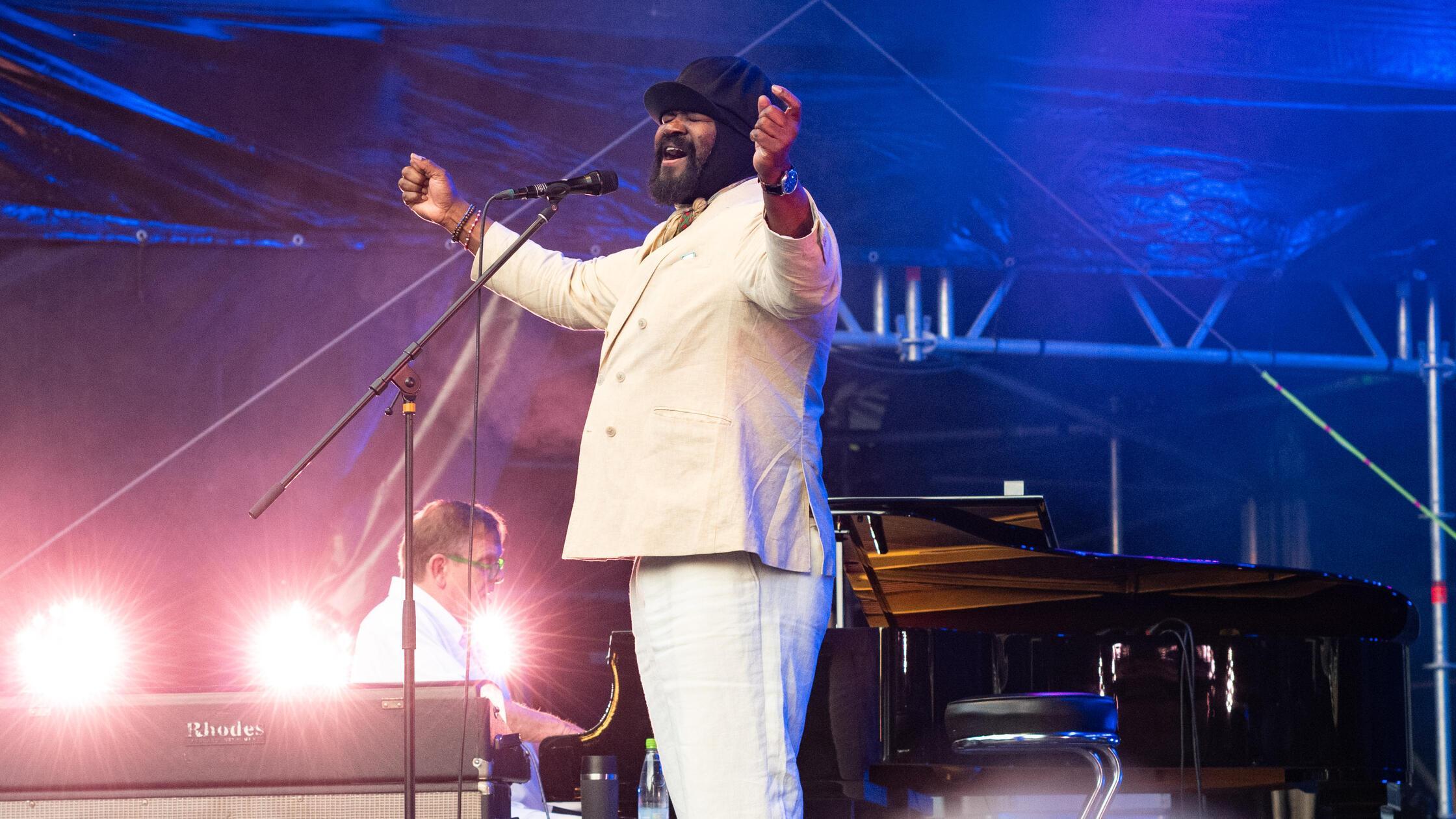 Gregory Porter und Ina Forsman verzaubern bei Jazz am Fluss in Erlangen das Publikum