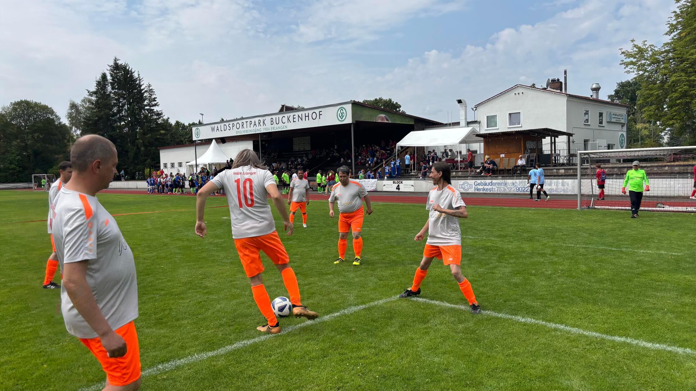 Fu&szlig;ball mit psychischer Beeintr&auml;chtigung: So meistert Erlanger Team die Special Olympics