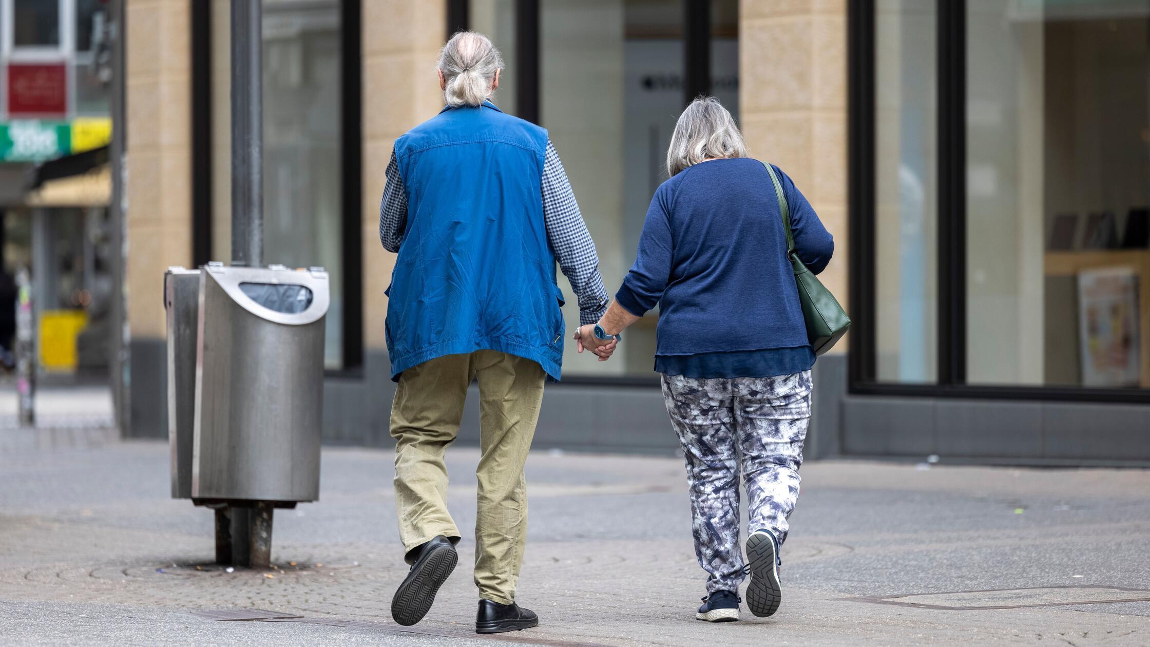 „Boomer-Soli“: Warum es falsch und unfair ist, Älteren einen Teil ihrer ...