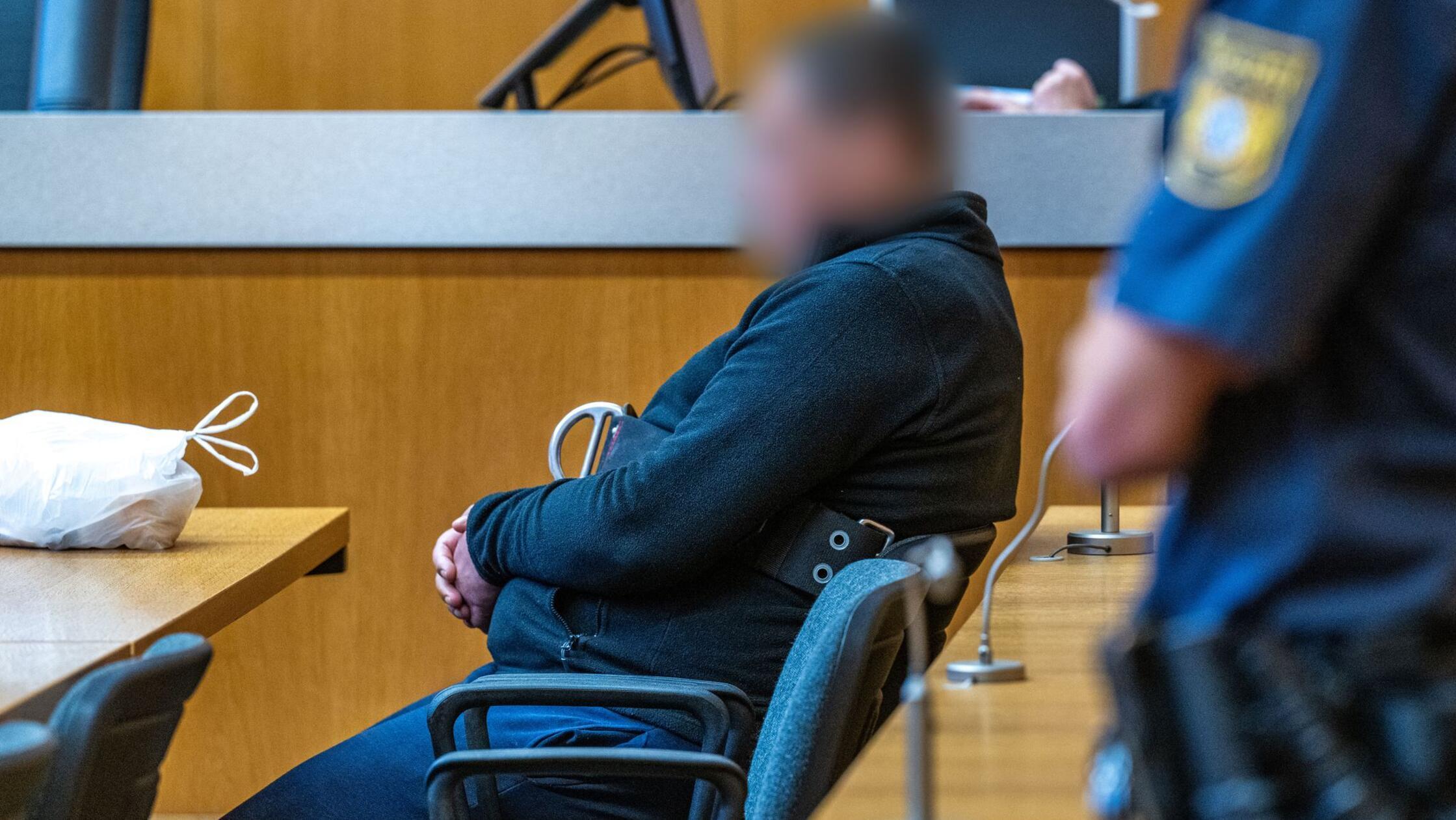 Totschlag mit 150 Messerstichen - 50-Jähriger in Psychiatrie