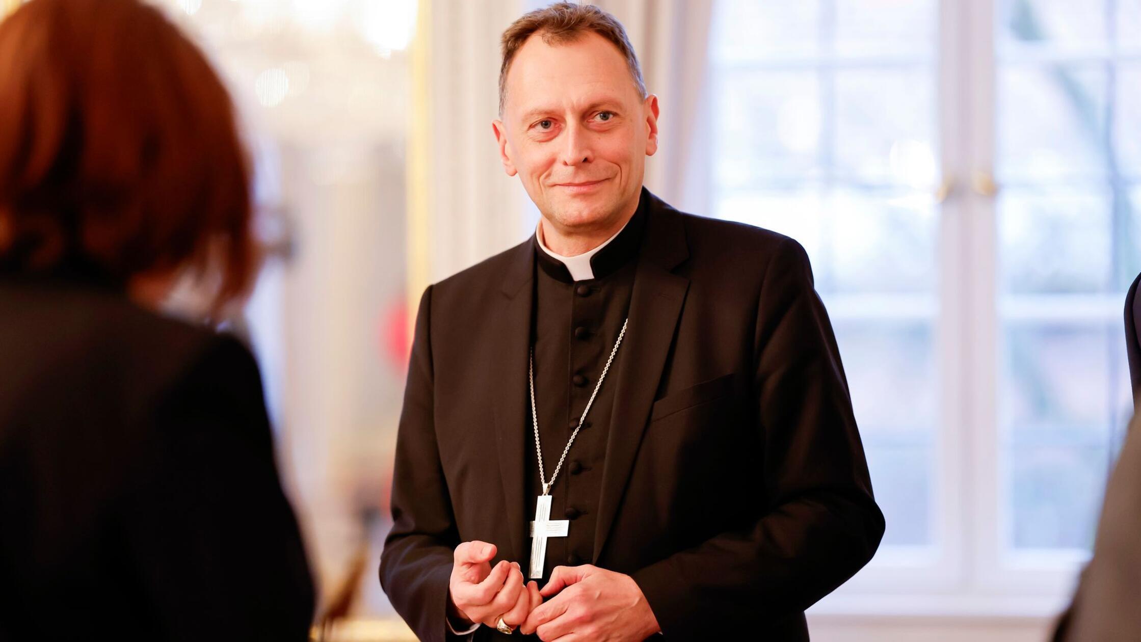 Erzbischof r&auml;umt ein: war falsch informiert