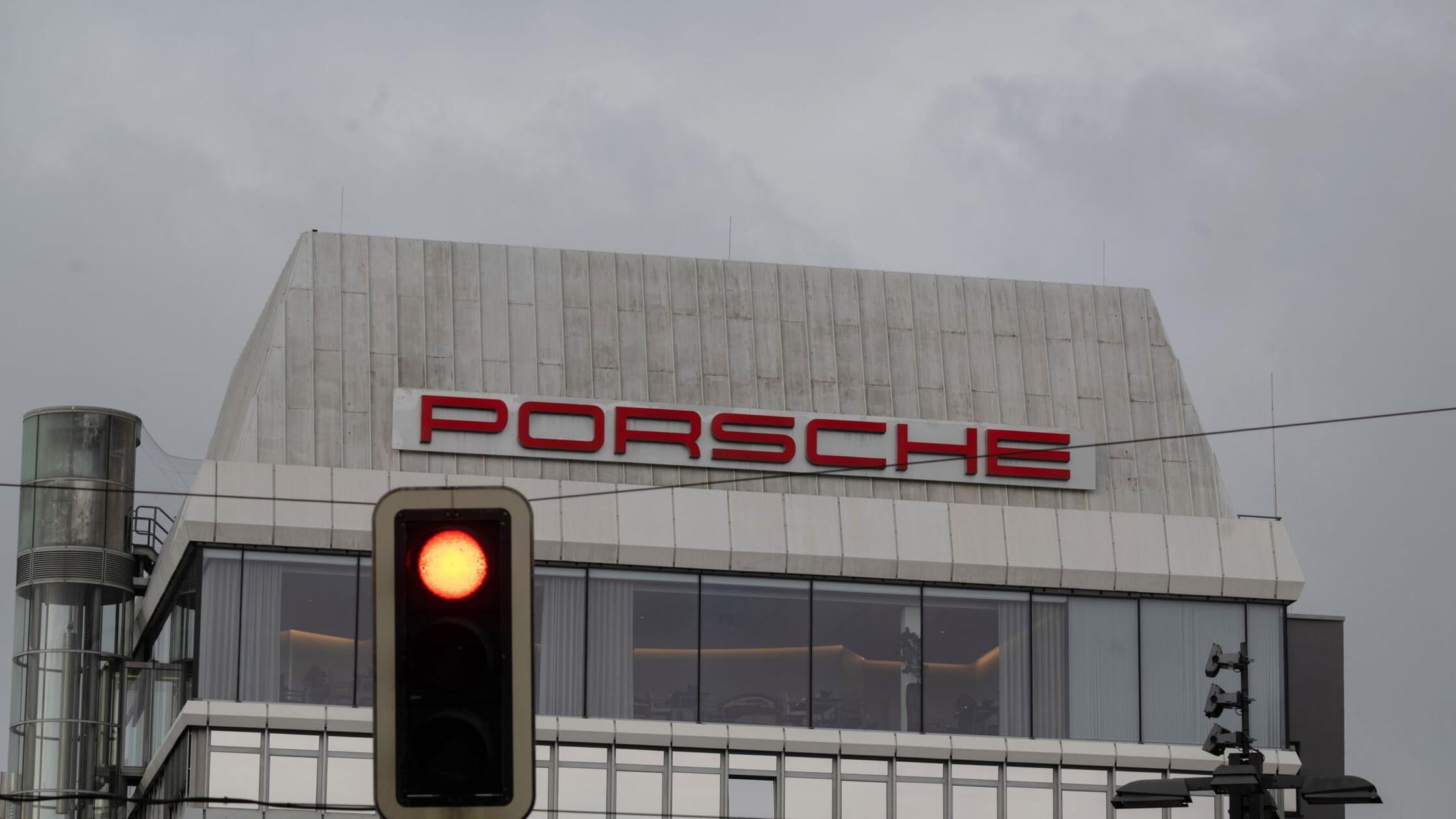 Porsche-Chef Blume kündigt weiteres Sparprogramm an