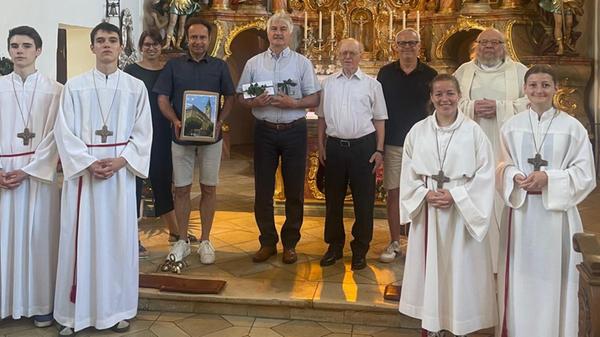 Pfarrer Manfred Obermayer (re.) verabschiedete zus