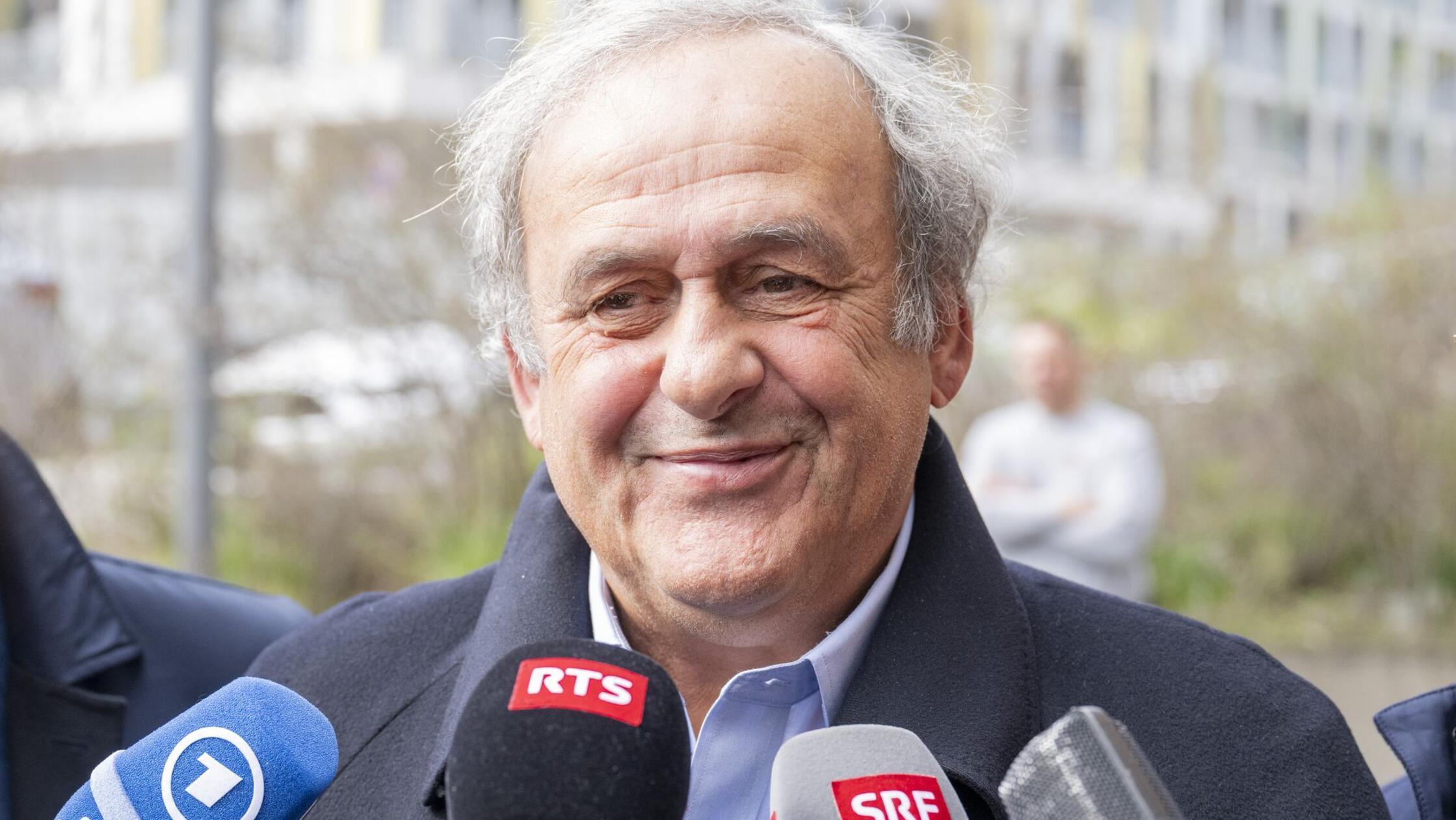 Einbrecher erbeuten bei Platini Medaillen und Trophäen