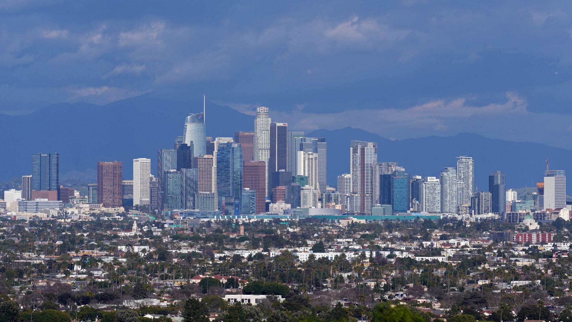 Auto fährt in Menschenmenge in Hollywood - viele Verletzte