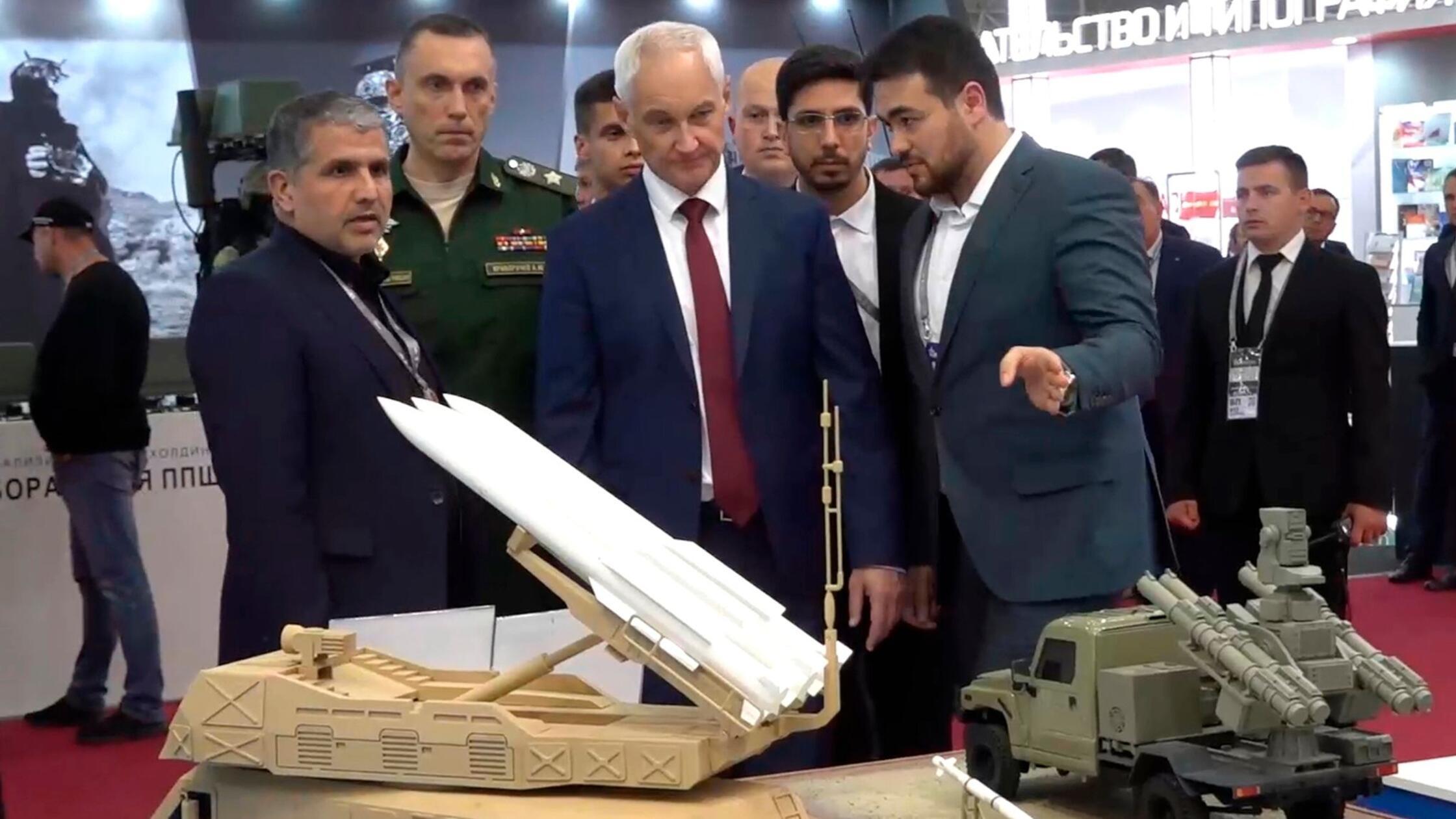 Russland sagt große Militärschau für August ab