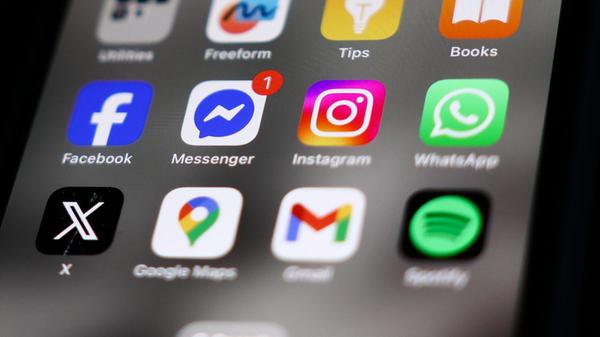 American Social Media And IT Companies Photo Illus
