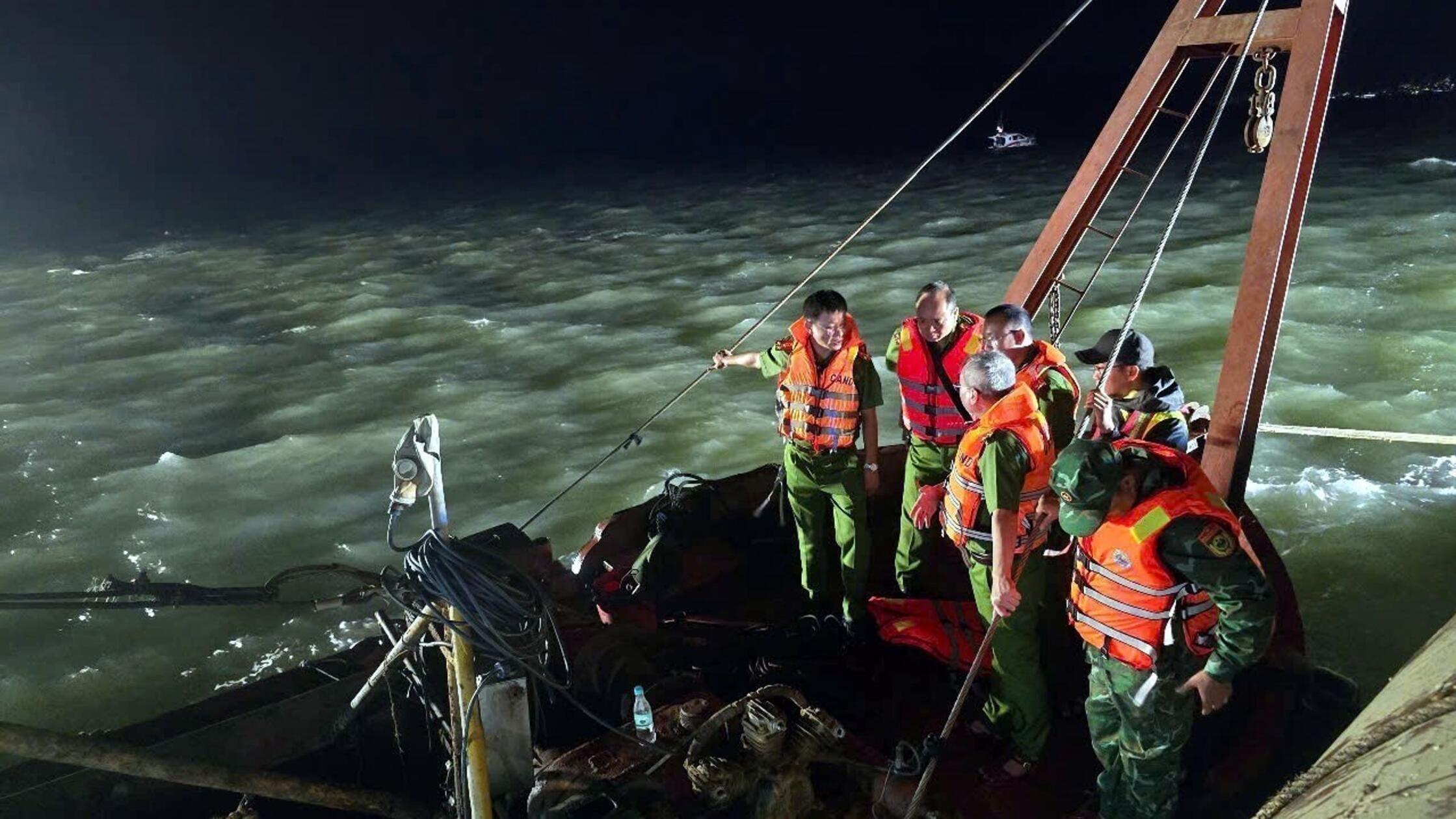 Nach Bootsunglück in Vietnam steigt Opferzahl auf 38