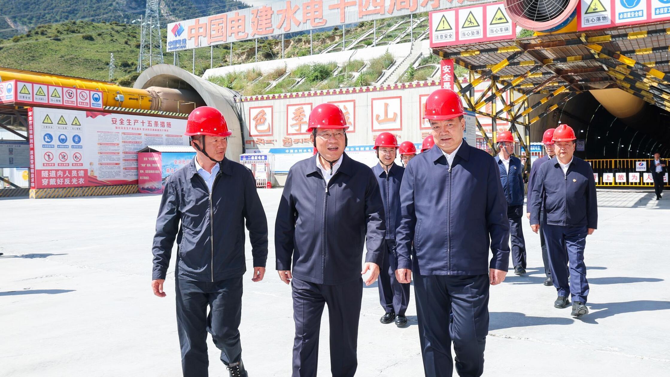 China beginnt Bau von Riesen-Staudamm in Tibet