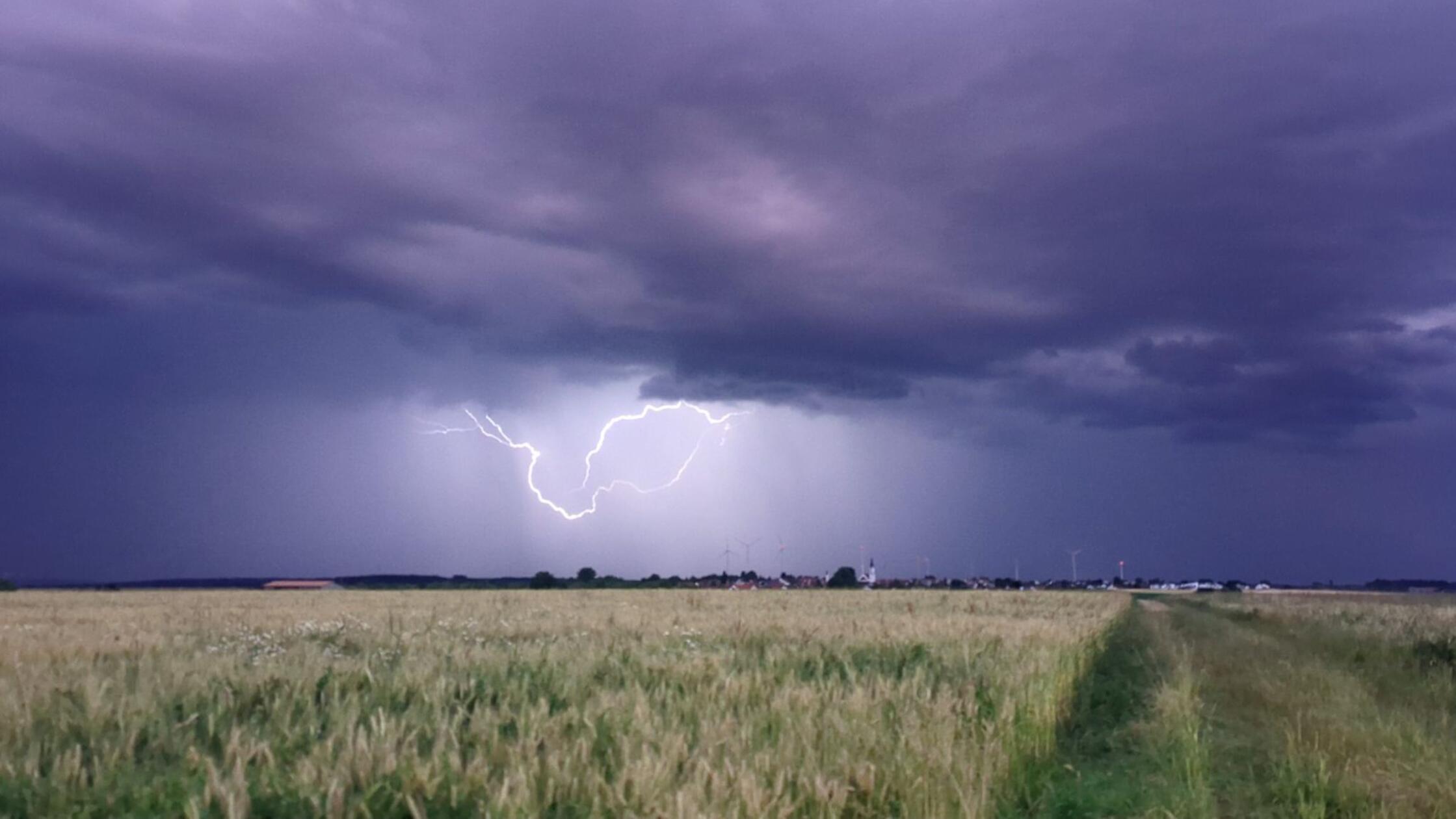 Neue Gewitter und Starkregen – Sommer bleibt wechselhaft