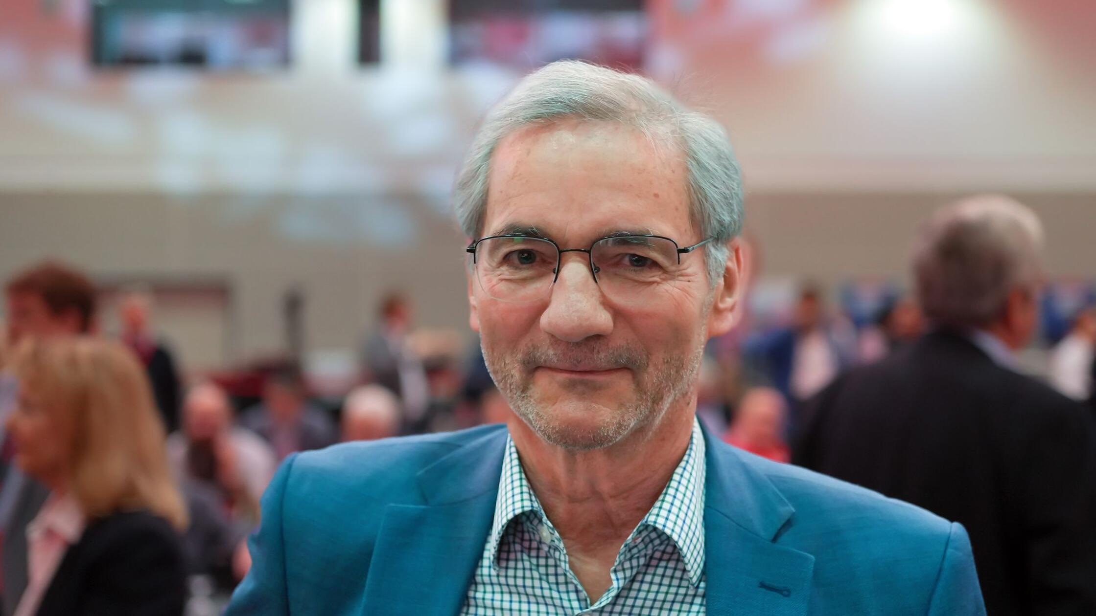 SPD-Politiker will Kontakte nicht abreißen lassen: Platzeck verteidigt Beziehungen nach Russland