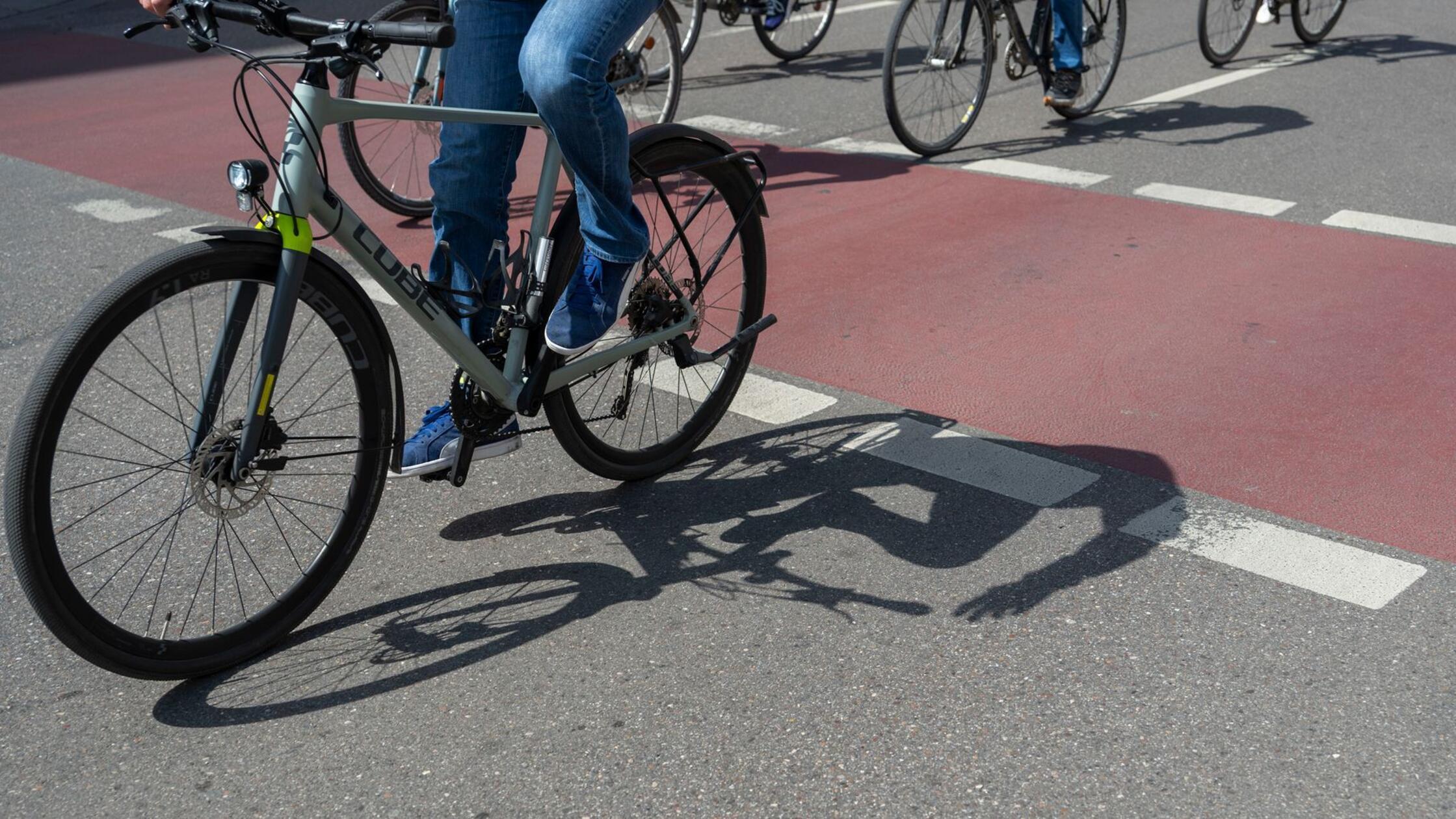 Radfahrer sorgen für Polizeieinsatz in München - Festnahmen