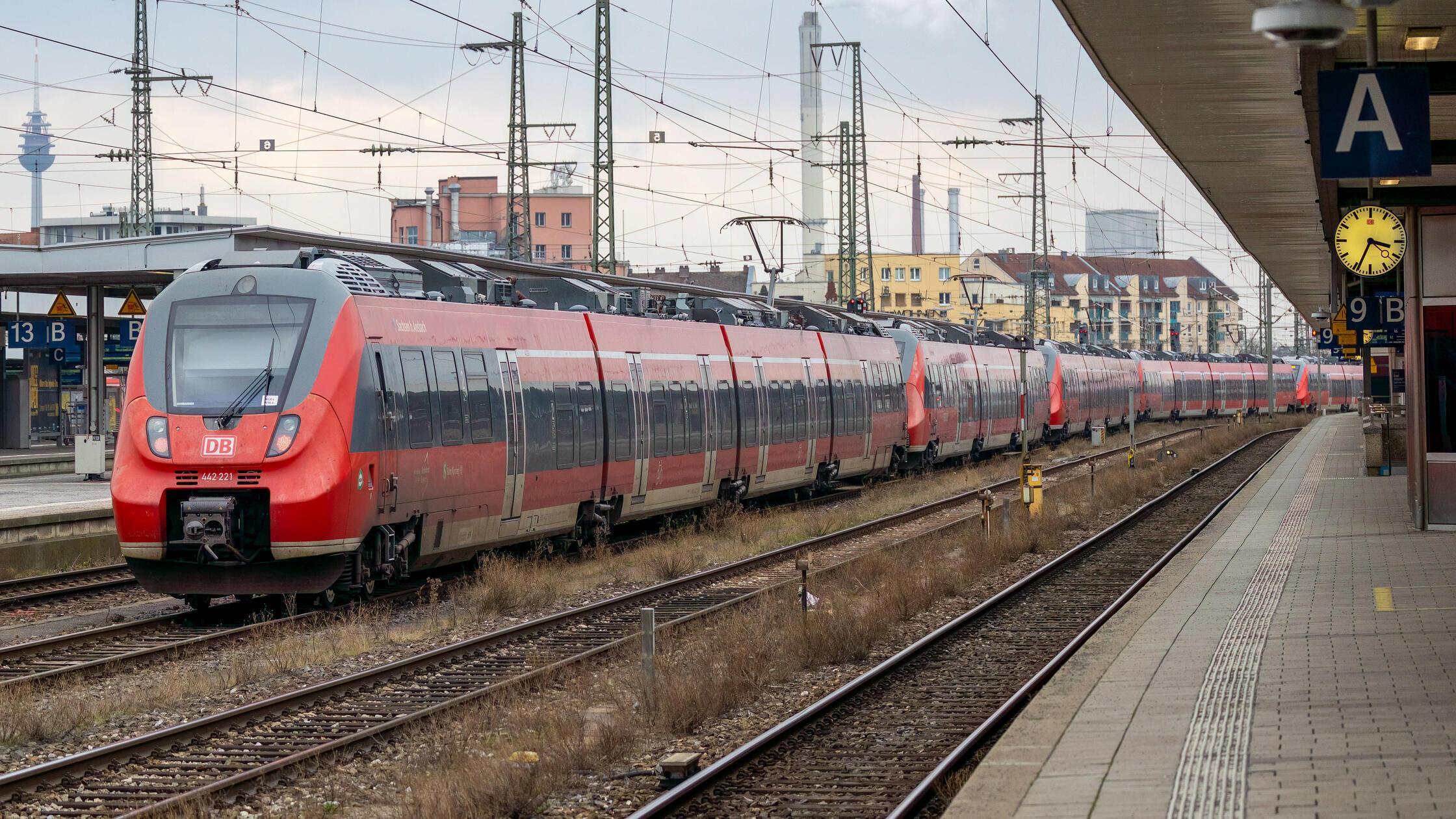 Wichtige Bahnstrecke bei Nürnberg bald gesperrt: Das müssen Fahrgäste und Pendler jetzt wissen
