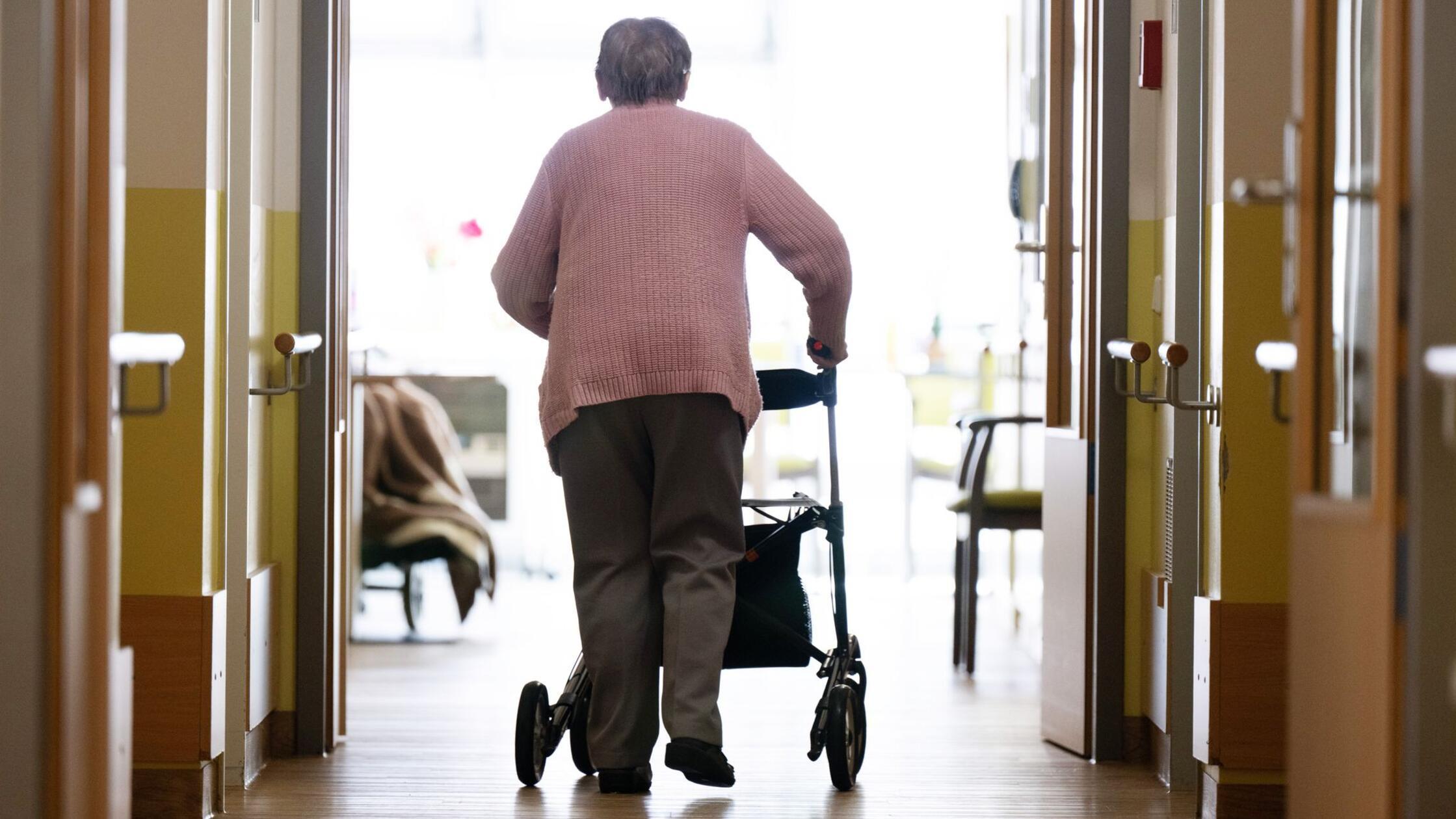 Kosten für Pflege im Heim erneut deutlich gestiegen