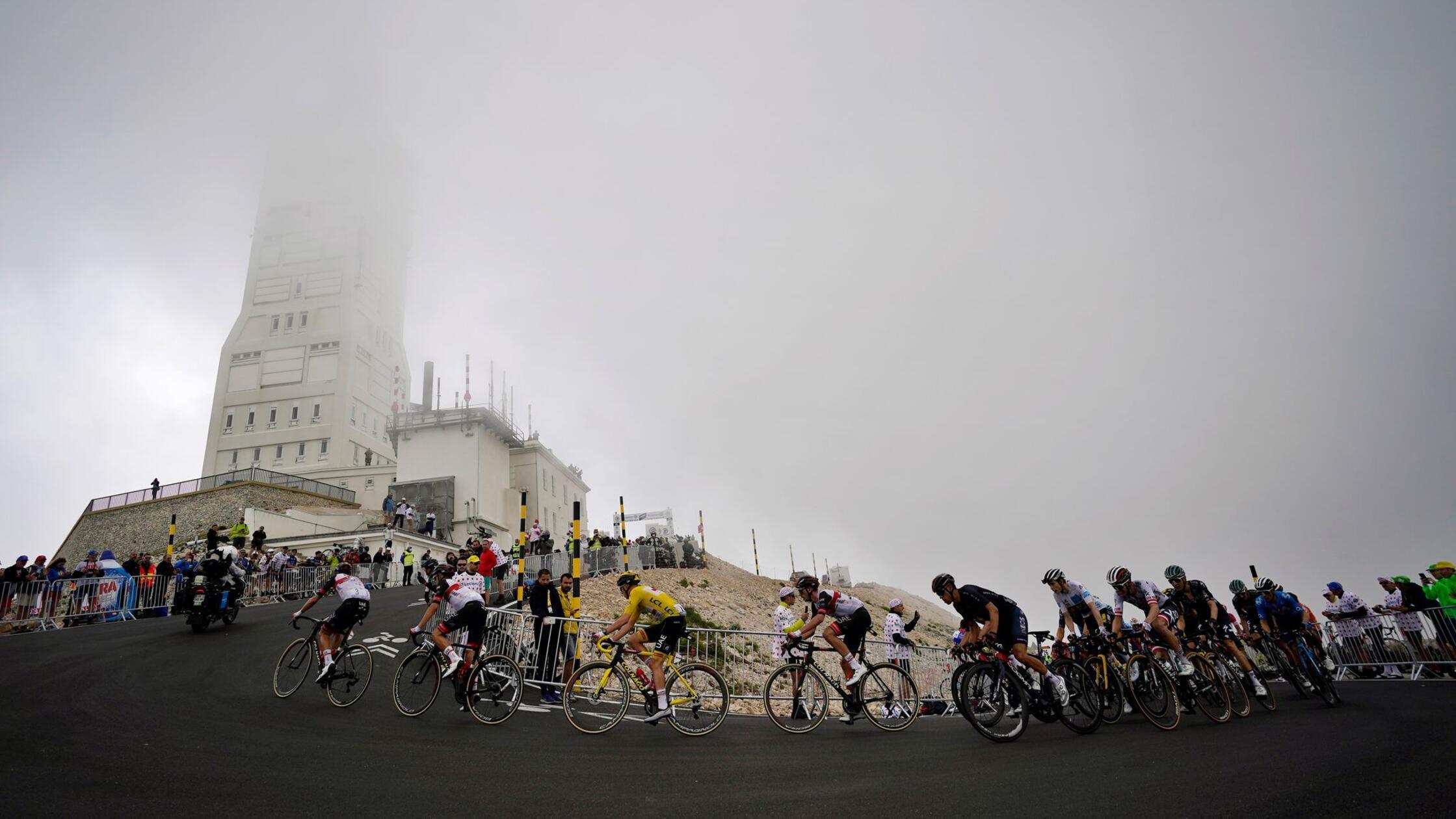 Nur ein gewöhnlicher Berg? Tour fährt auf den Mont Ventoux