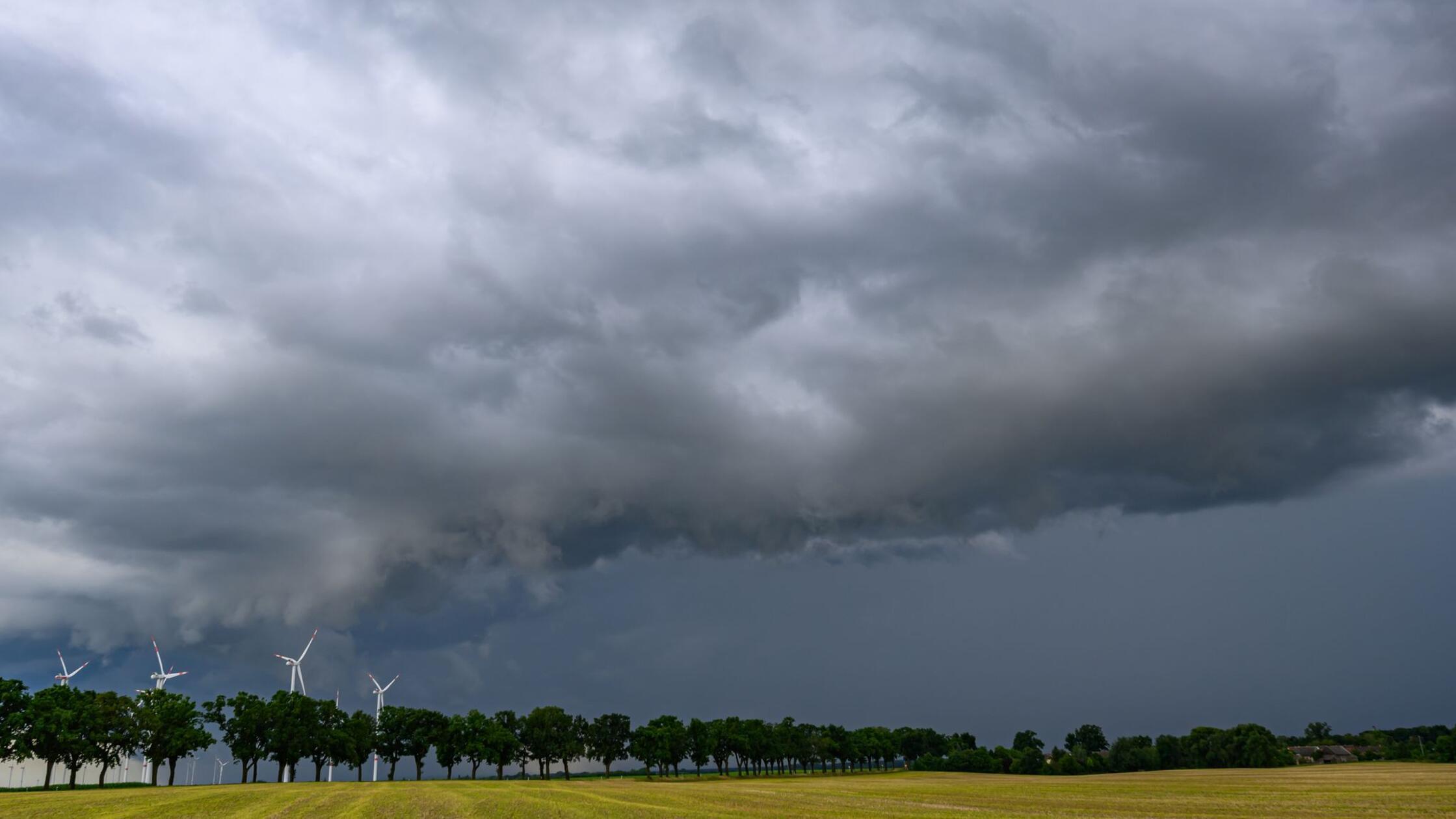 Schauer und Gewitter in Dauerschleife