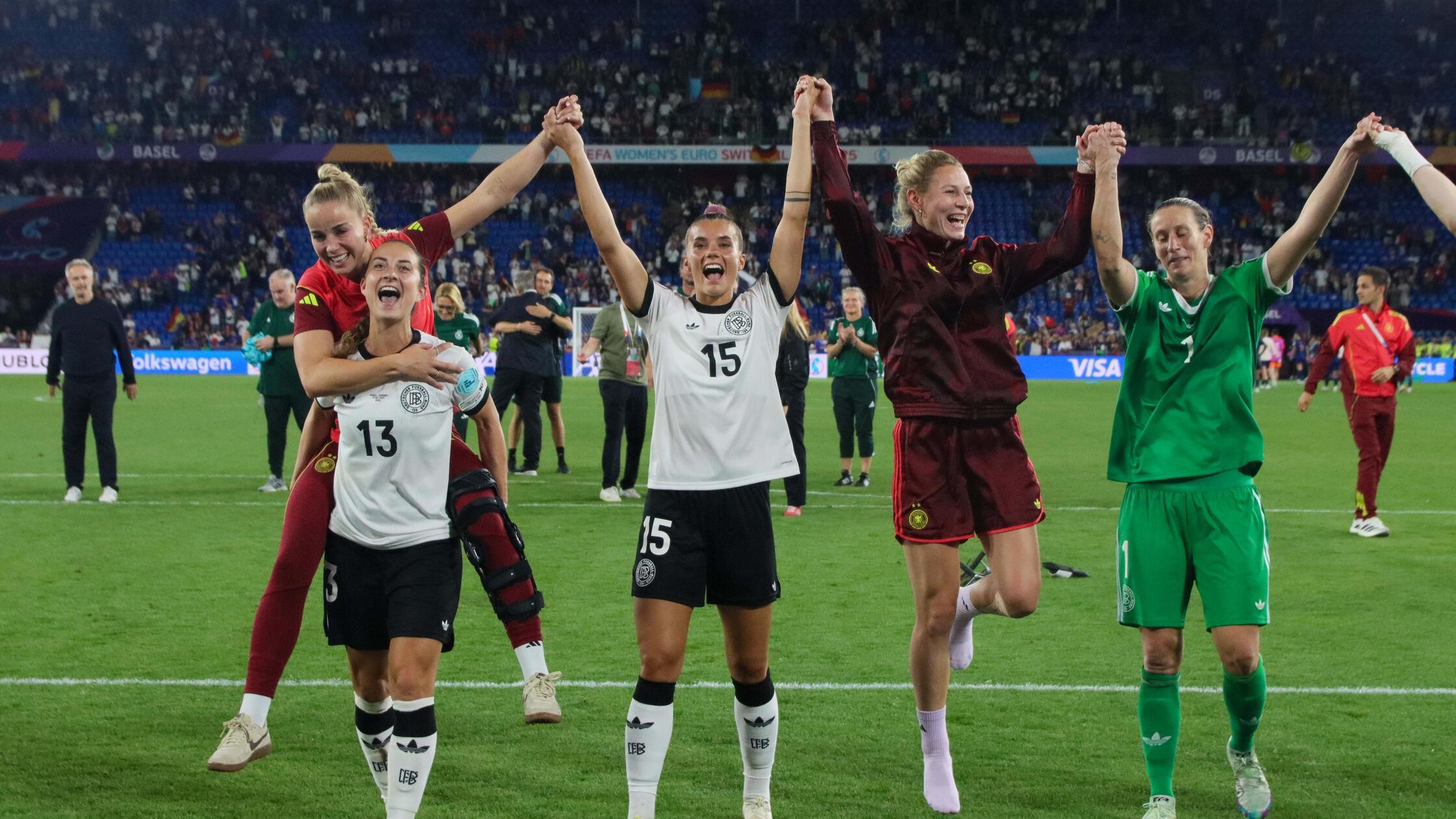 Gemeinsam mitfiebern: Hier können Sie heute in Nürnberg das Halbfinale der EM der Frauen verfolgen