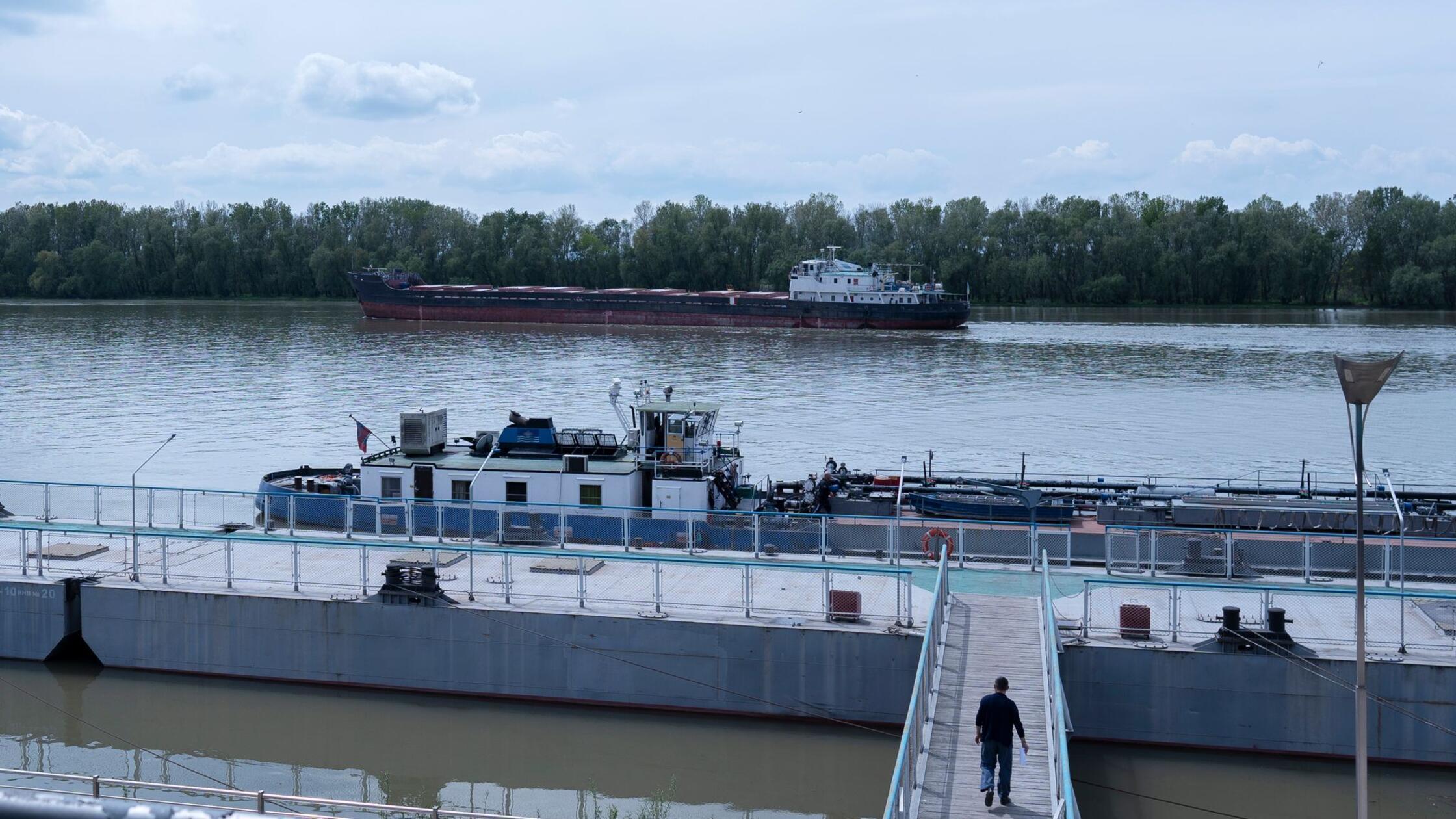 Tote nach Explosion bei Flussbaggerarbeiten in der Donau