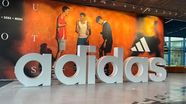Adidas Besuch 23.06