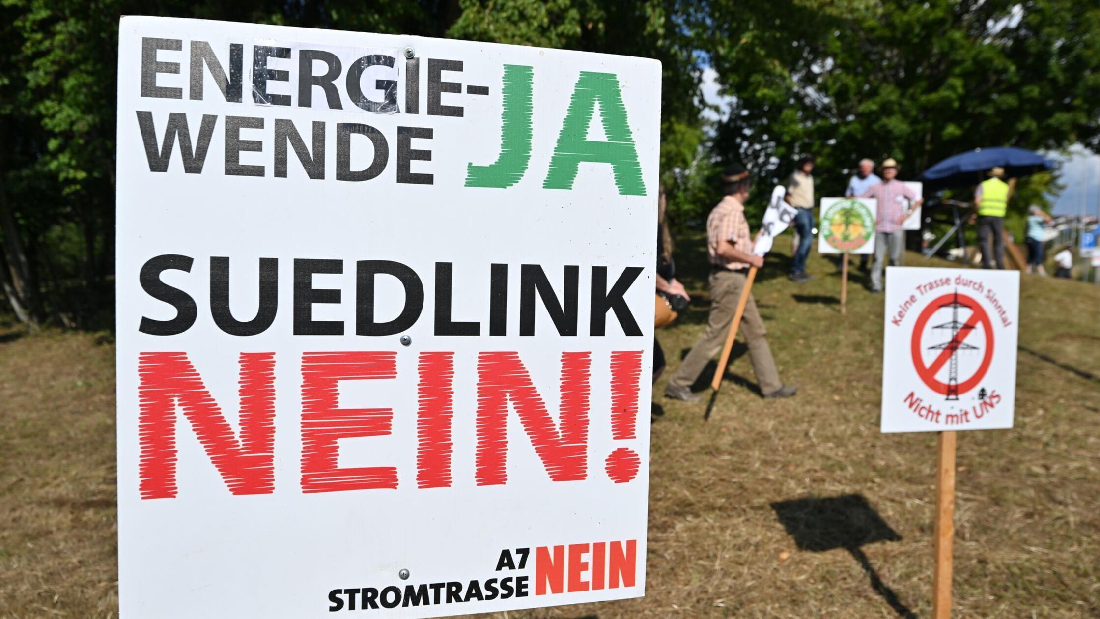 Baustart für umstrittene Stromtrasse Suedlink in Bayern