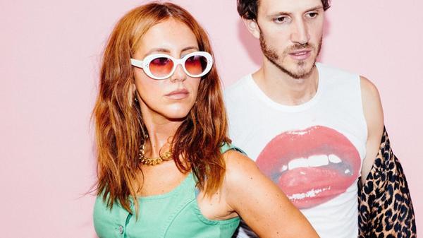 Das Nürnberger Brückenfestival feiert Jubiläum. Am 15. und 16. August findet es zum 25. Mal statt. Das wie immer vielfältige Programm beinhaltet Auftritte von unter anderem Shelf Lives (Foto), Zep und Roshâni auf der Hauptbühne. Des Weiteren wird ein Zelt von DJs bespielt. Jeweils ab 0 Uhr geht's in Desi (Fr. & Sa.) und Muz-Club (Sa.) munter weiter.