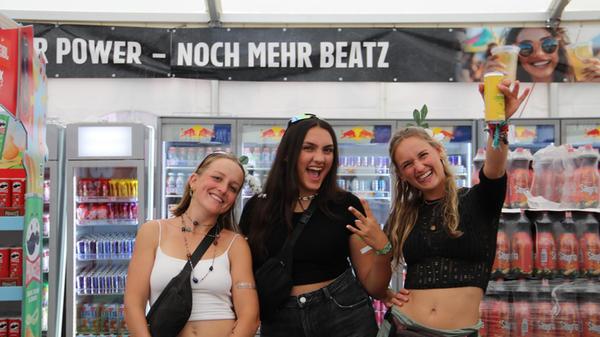 Morena, Salina und Samantha sind extra aus der Sch