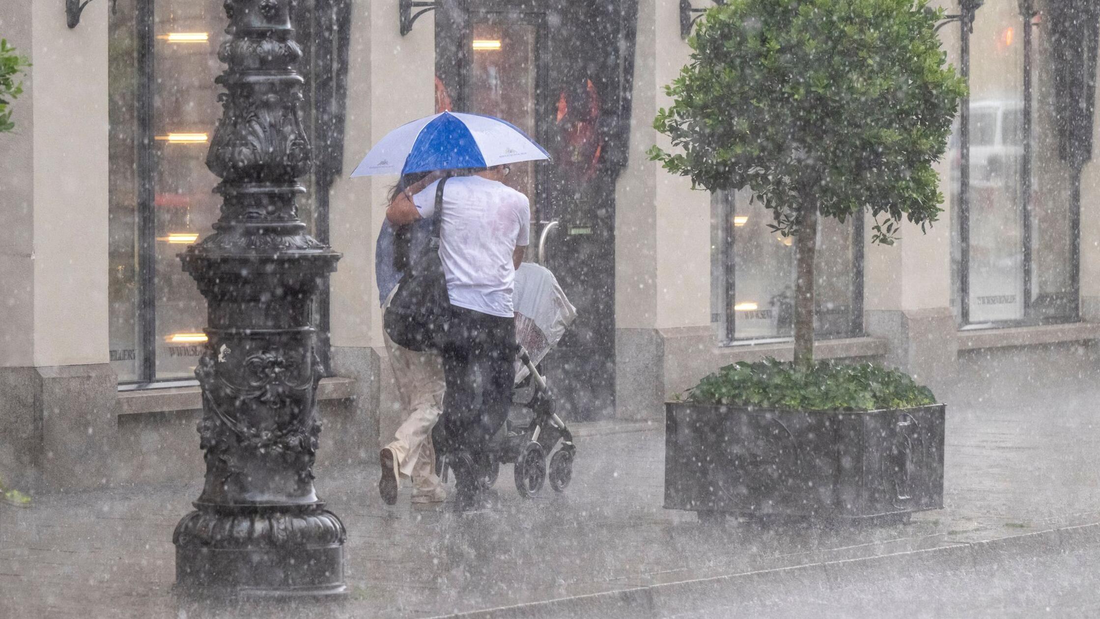 Unwetter erwartet - Dauerregen in bayerischen Alpen