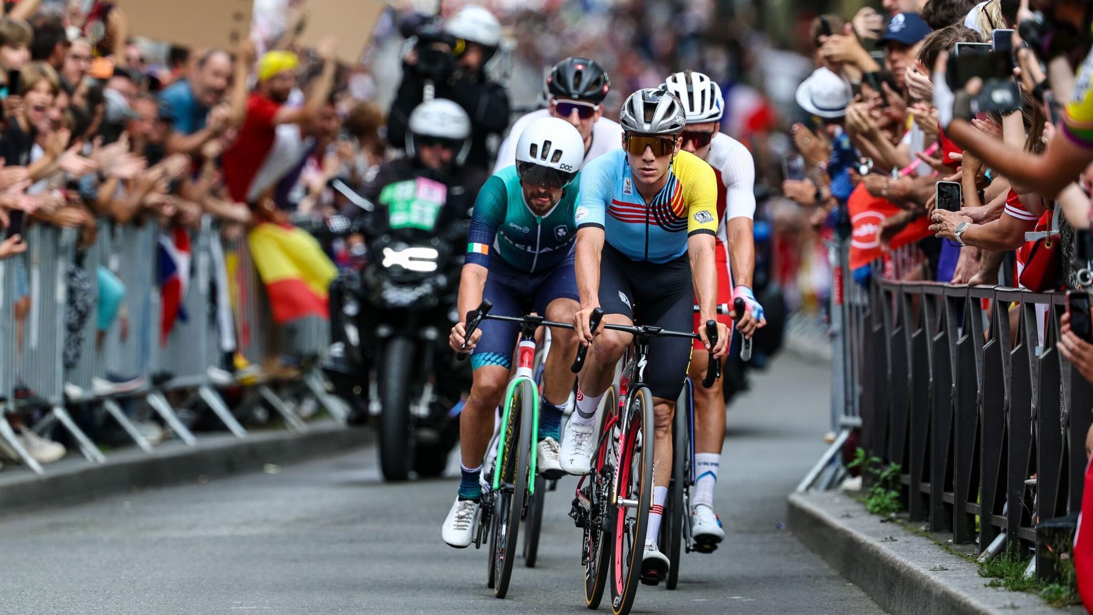 Montmartre-Spektakel stellt Abschluss der Tour auf den Kopf