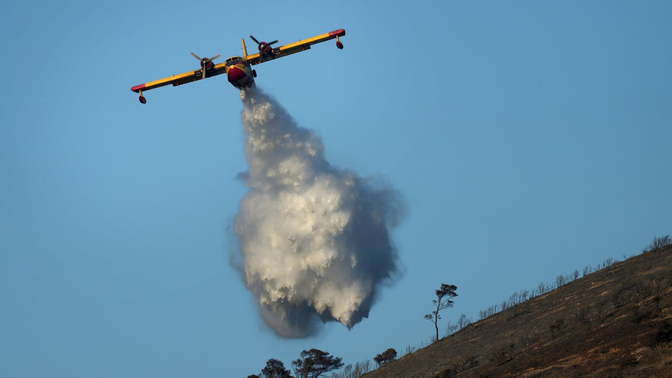 Brände in Griechenland unter Kontrolle - Gefahr bleibt hoch