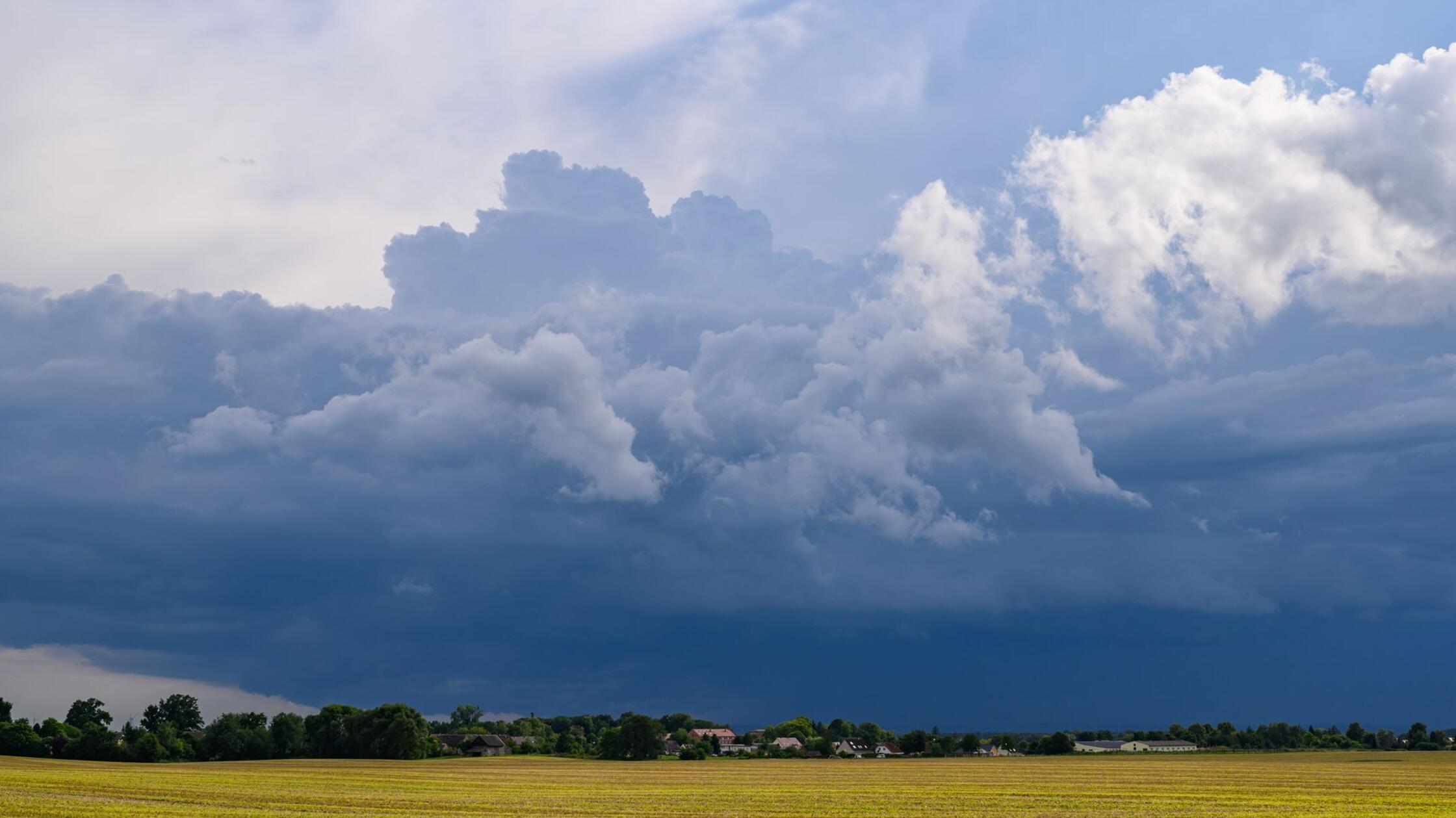Kein Sommerwetter in Sicht - Schauer und Gewitter erwartet