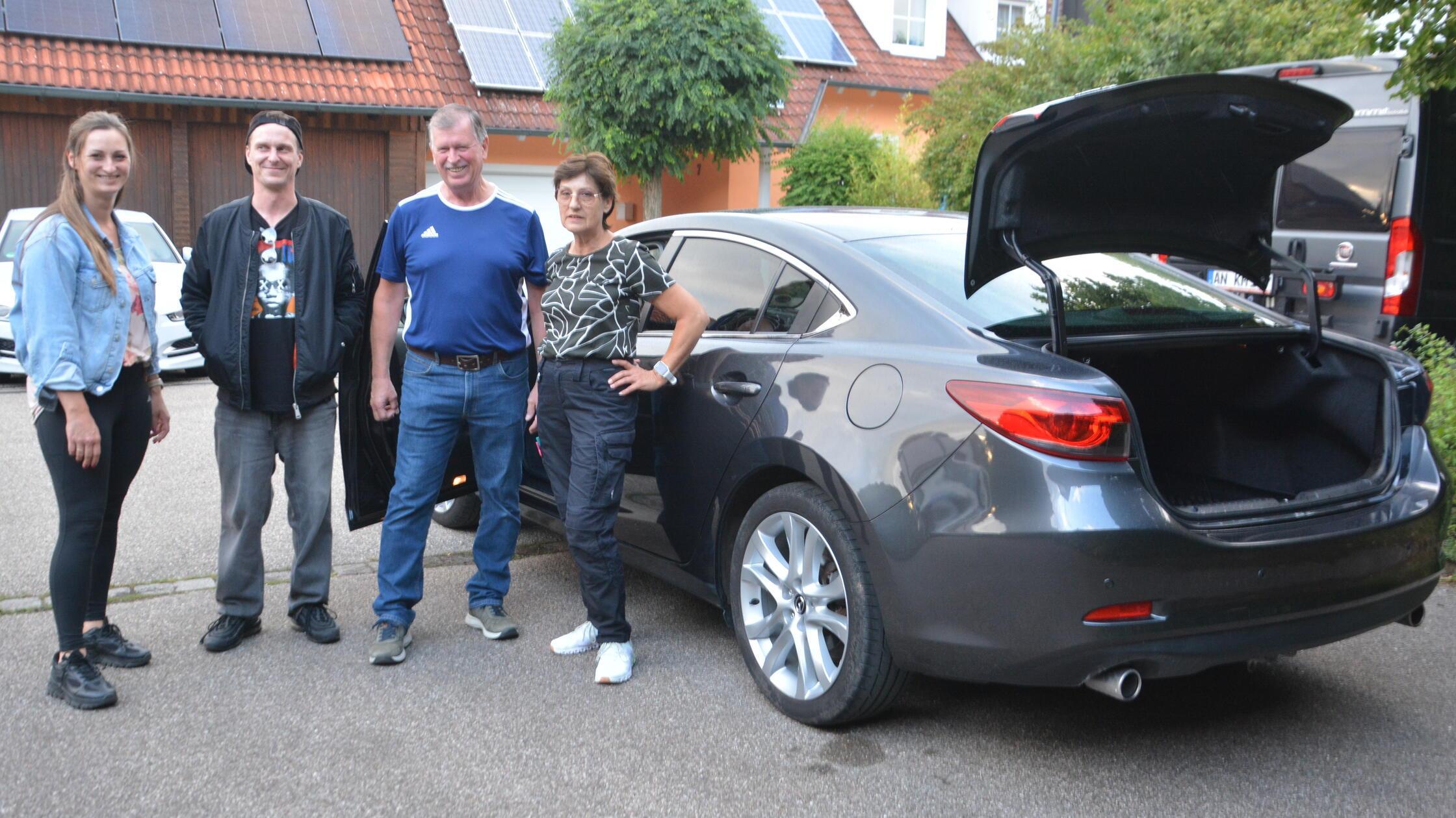 War in dem Kofferraum des Fahrzeugs eine Leiche od