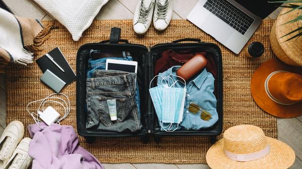 - Ich packe in meinen Koffer ...