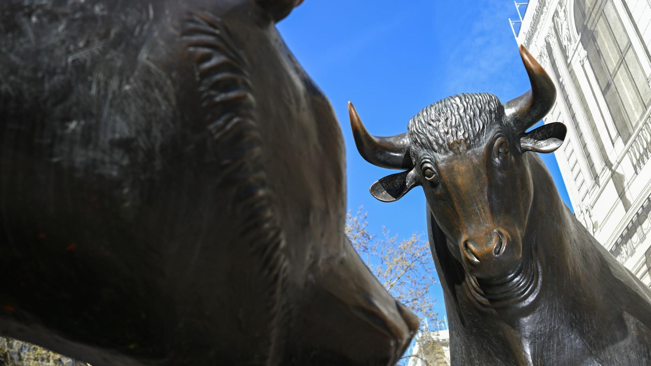 Mehr Gehalt für Dax-Vorstände - zwei über 10 Millionen