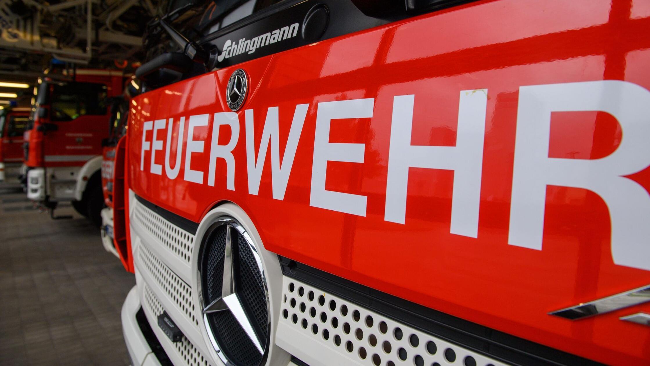 Sachsen: Hubschrauber stürzt in Fluss