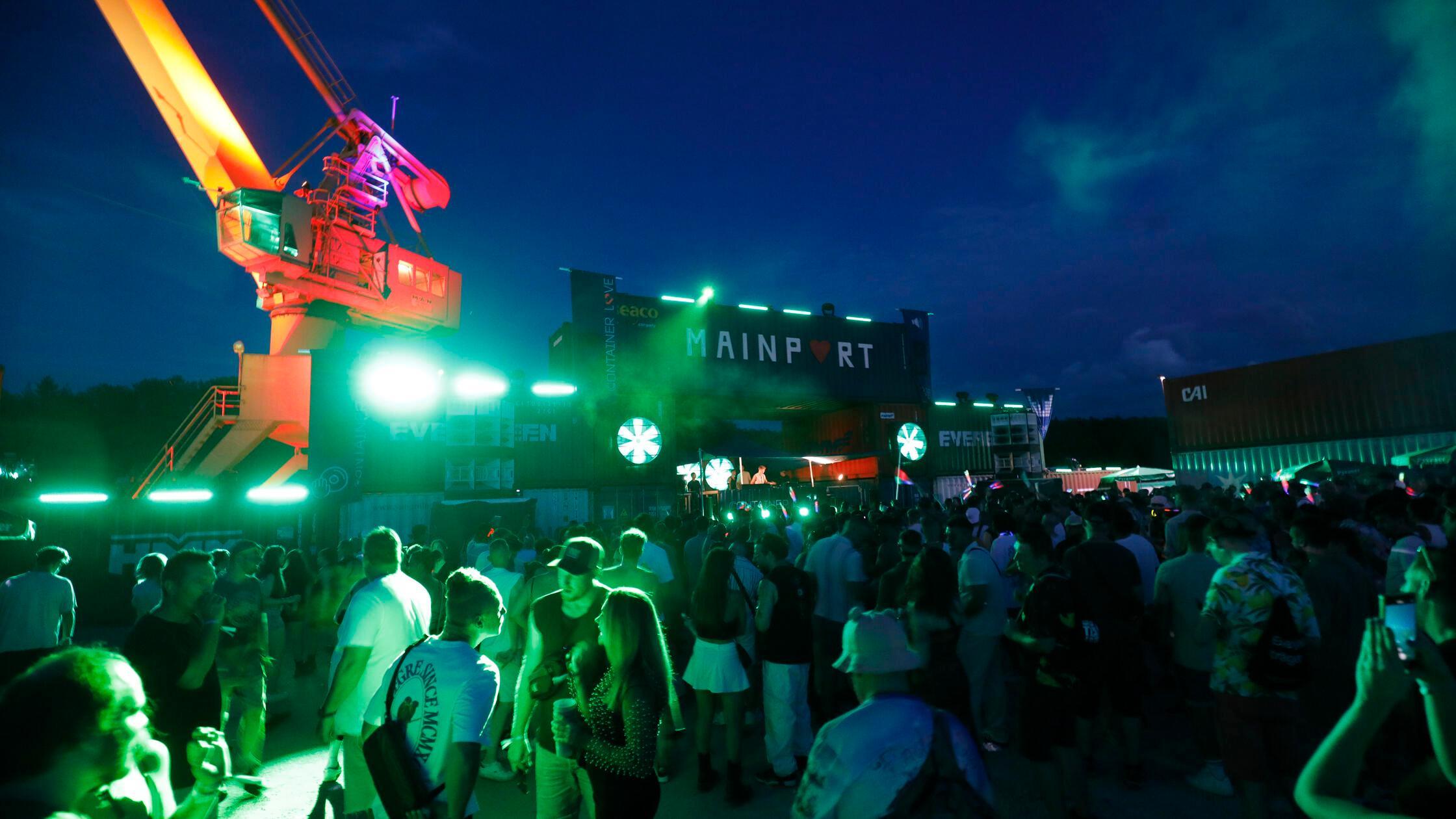 Container_hip_170824_12