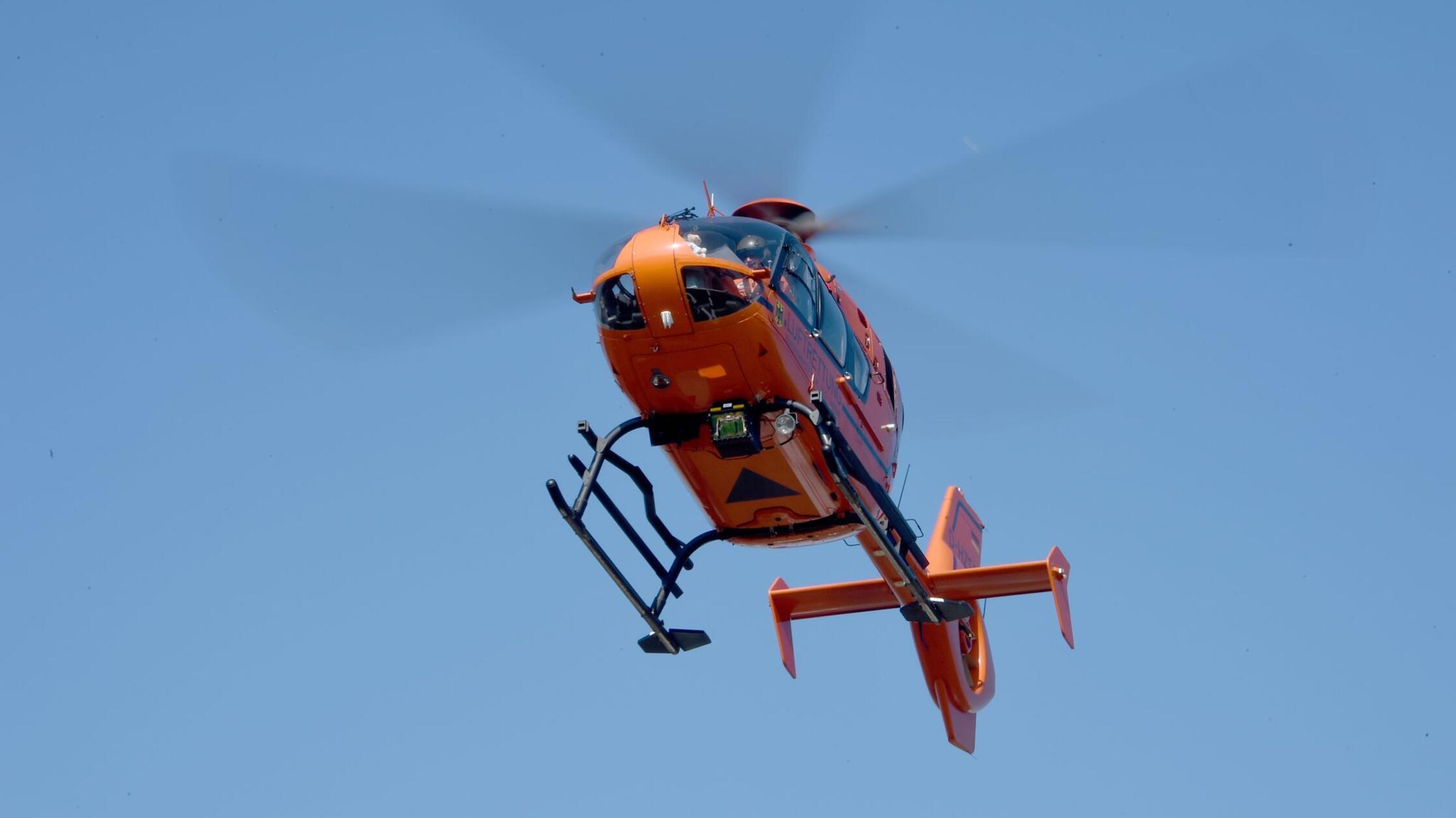 Junge wird von Auto erfasst und lebensgefährlich verletzt