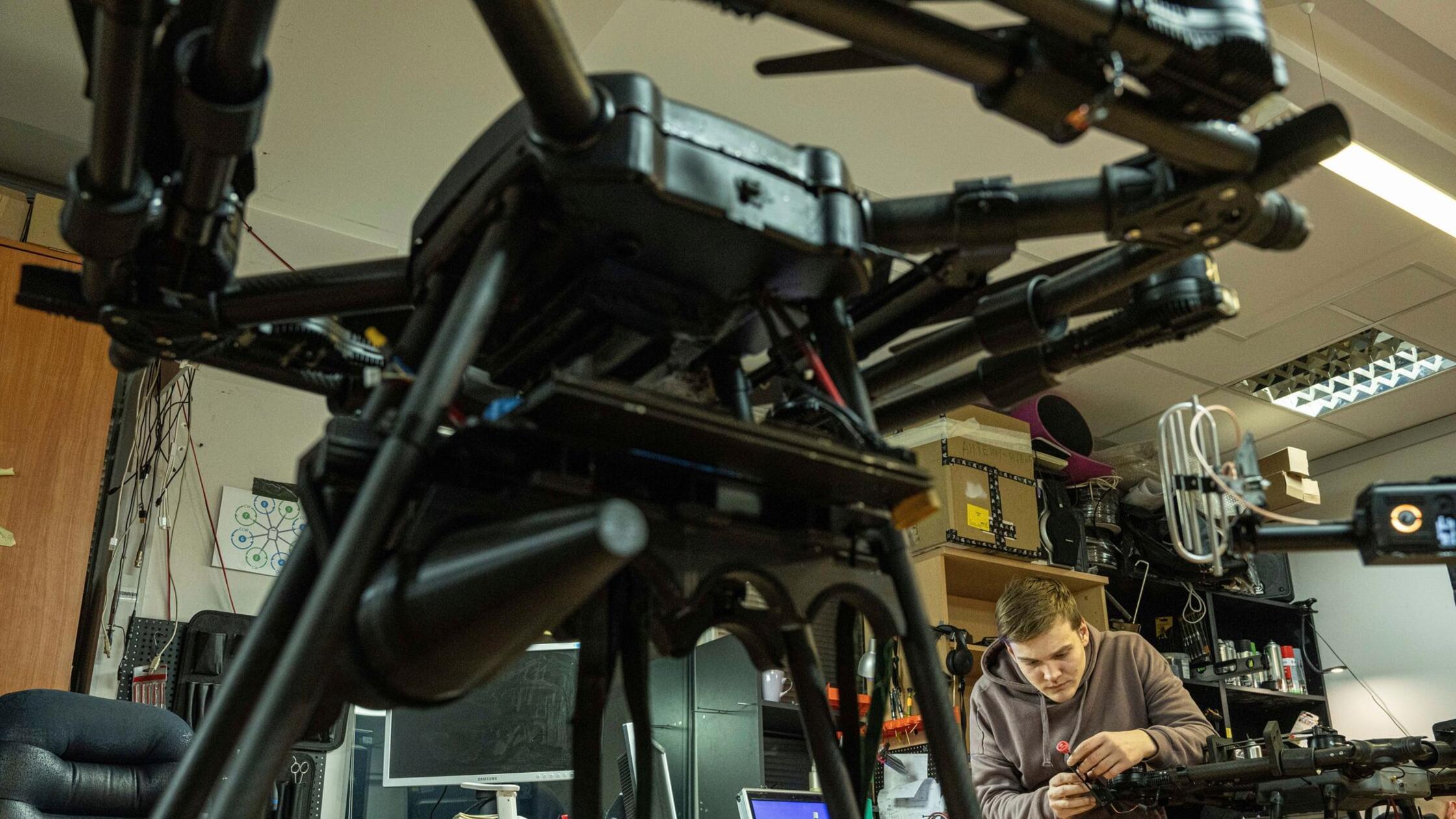 Selenskyj freut sich über weitere Millionen für Drohnen