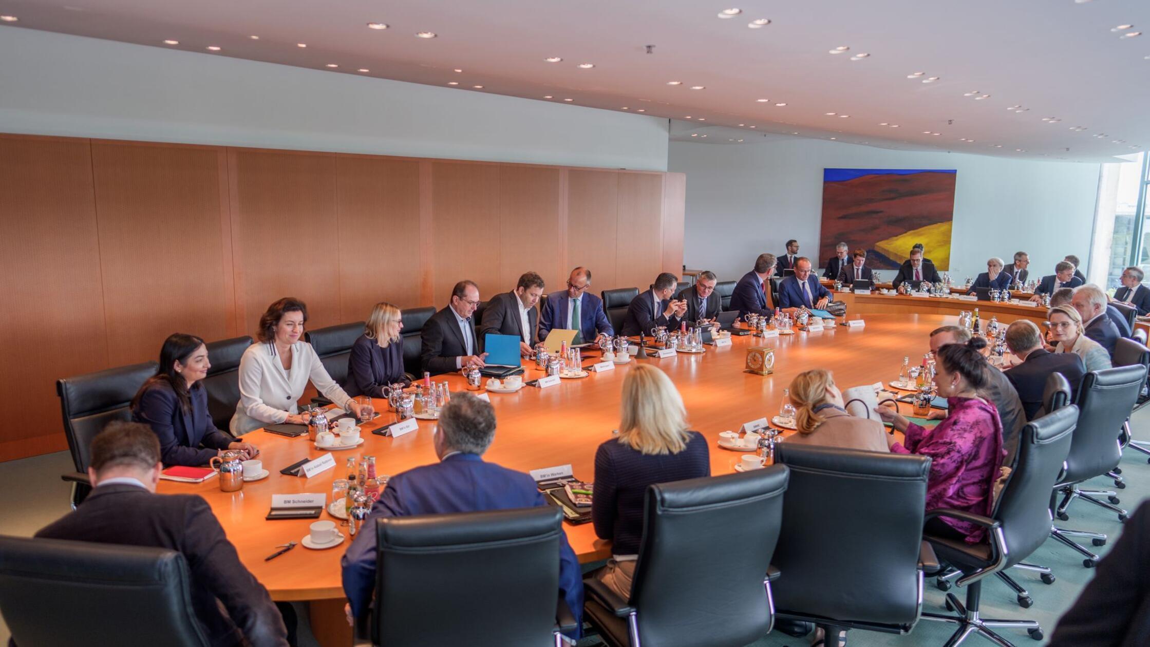 Rente, Bürgergeld, Verkehr - was im Haushalt 2026 steckt