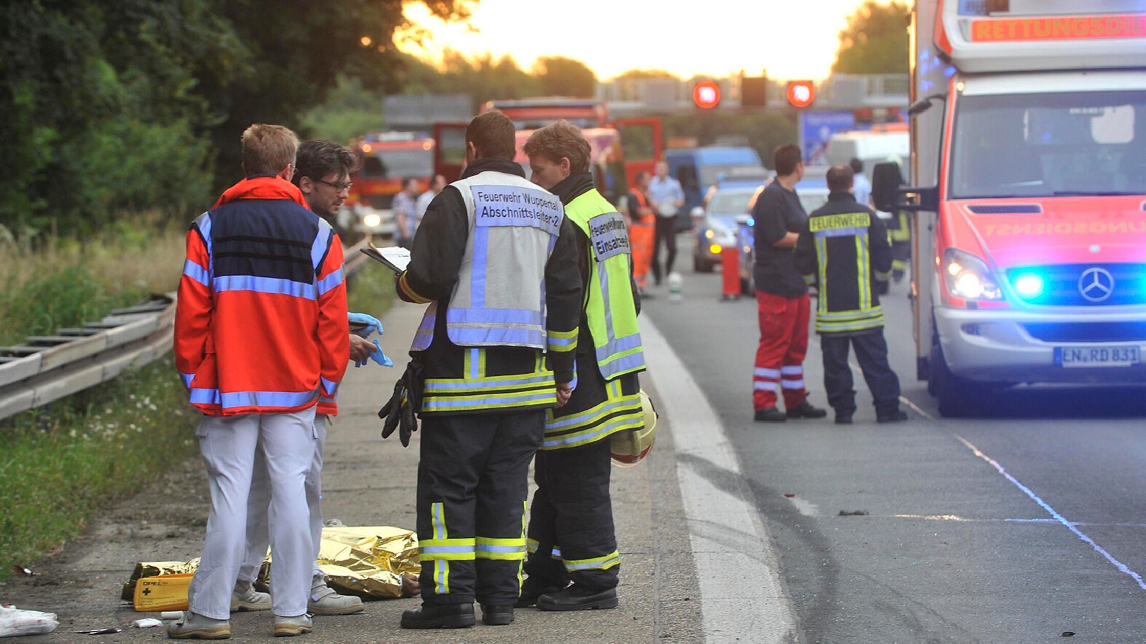 Schlimmer Unfall auf A3: Mann wird lebensgefährlich verletzt - 2,6 Promille Alkohol im Blut