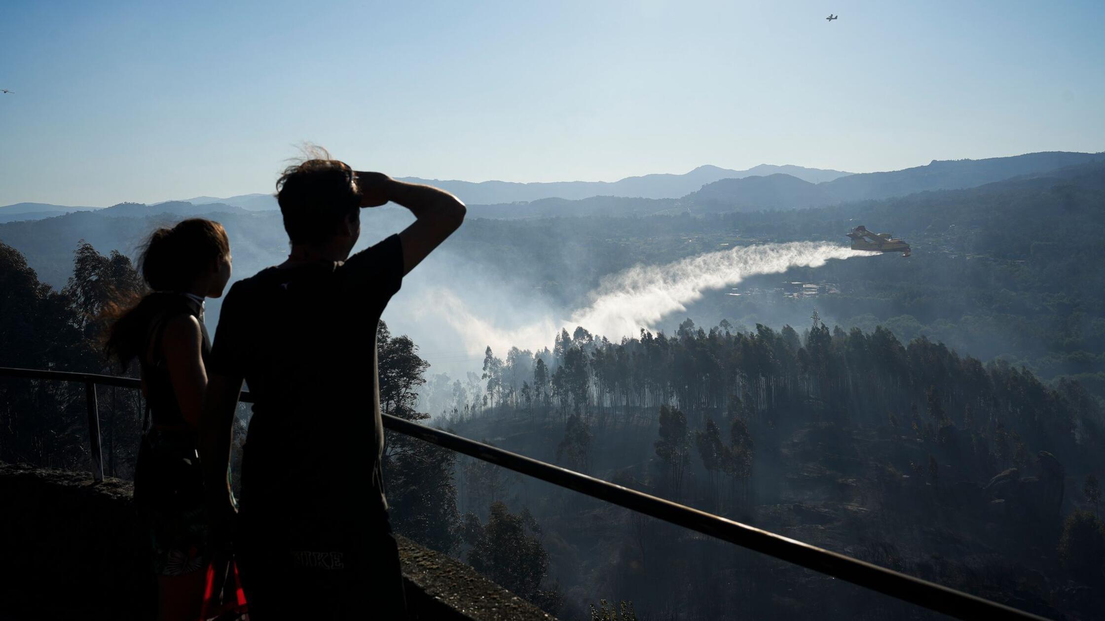 Großeinsatz gegen Waldbrand westlich von Madrid