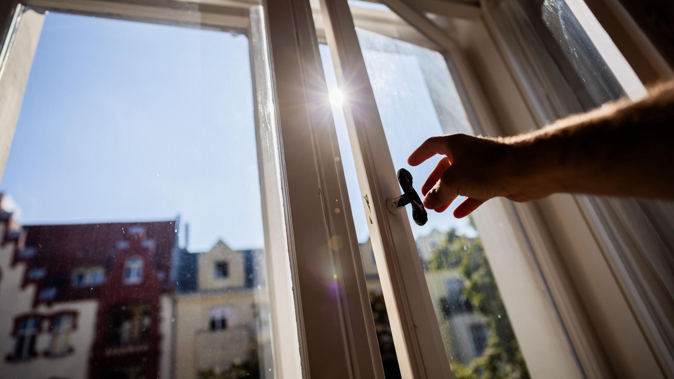 Studie: Menschen atmen Zehntausende Mikroplastikteile ein