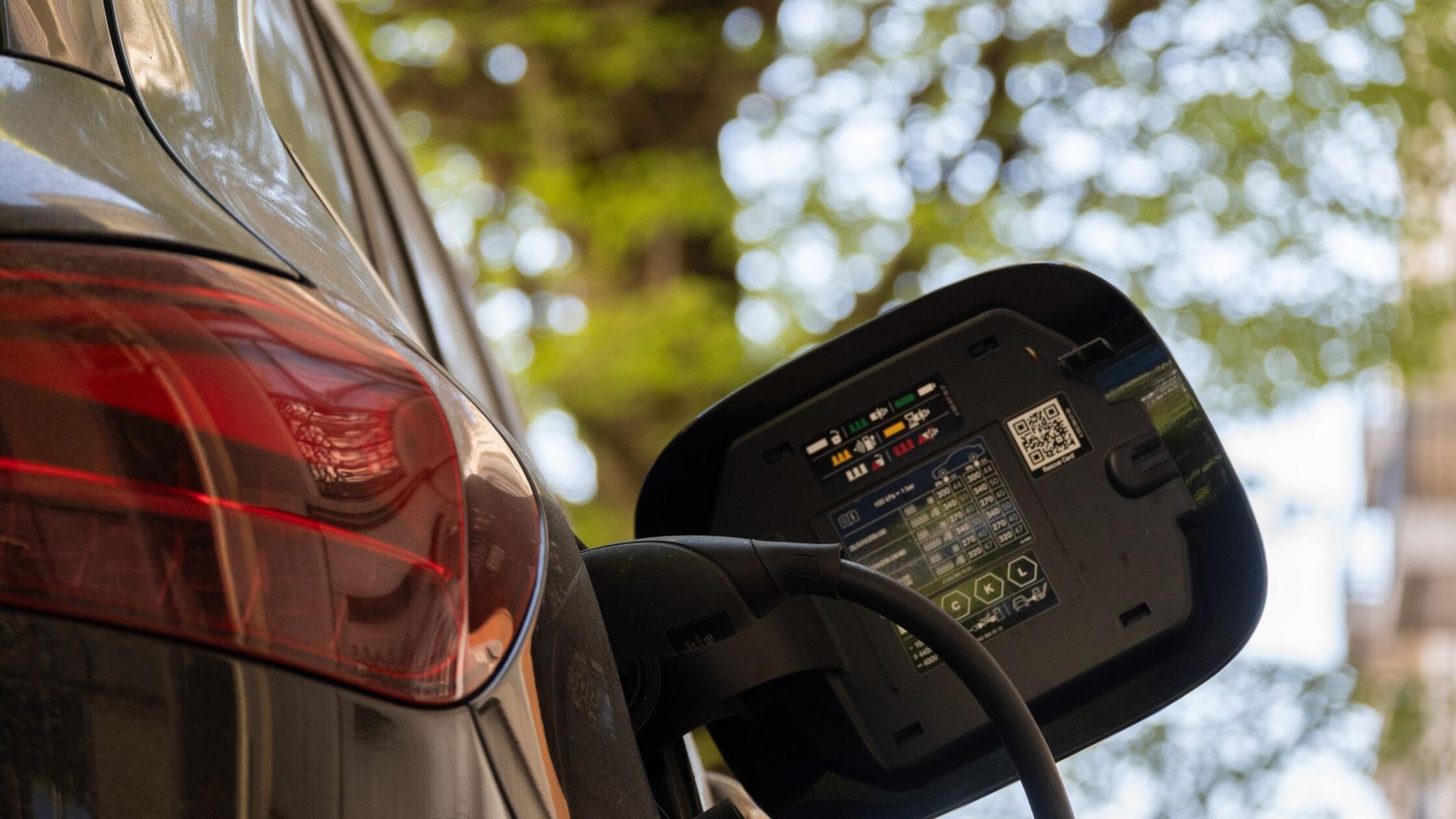 HUK Coburg: Private E-Autokäufe legen stark zu