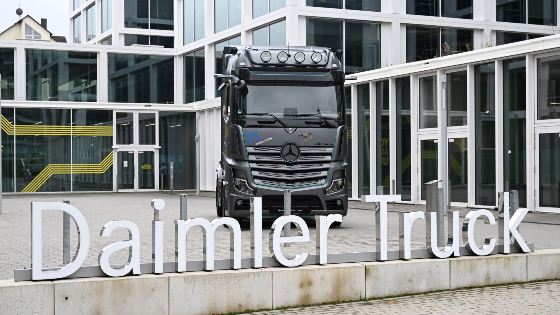 Marktschwäche in Nordamerika macht Daimler Truck zu schaffen