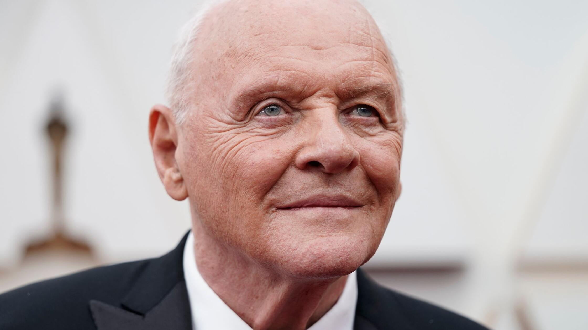 Hopkins ulkt als Hannibal Lecter über Kardashian-Produkt