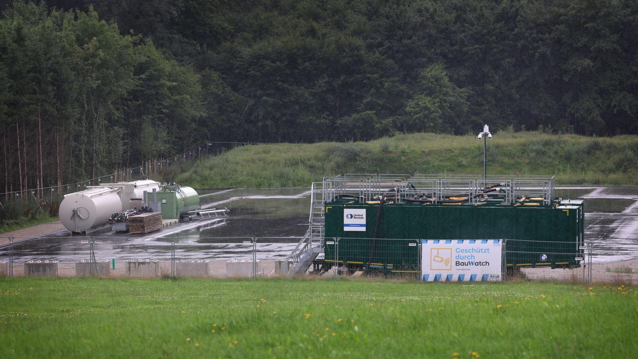 Greenpeace protestiert auf Bohrplatz gegen Gasförderung